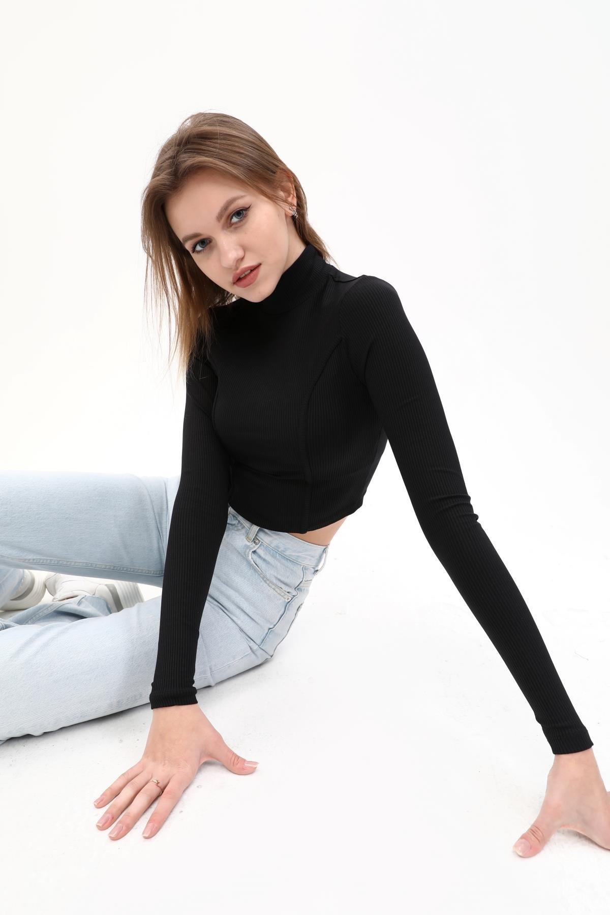 Siyah Dik Yaka Fitilli Crop-Top