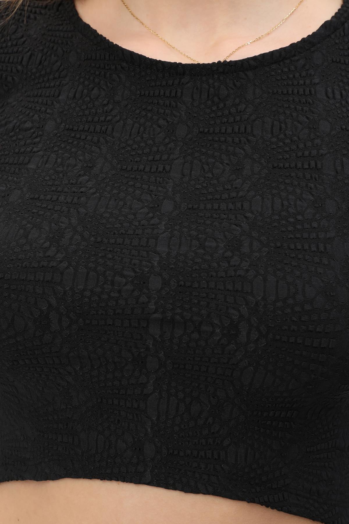 Siyah Dokulu Crop-Top