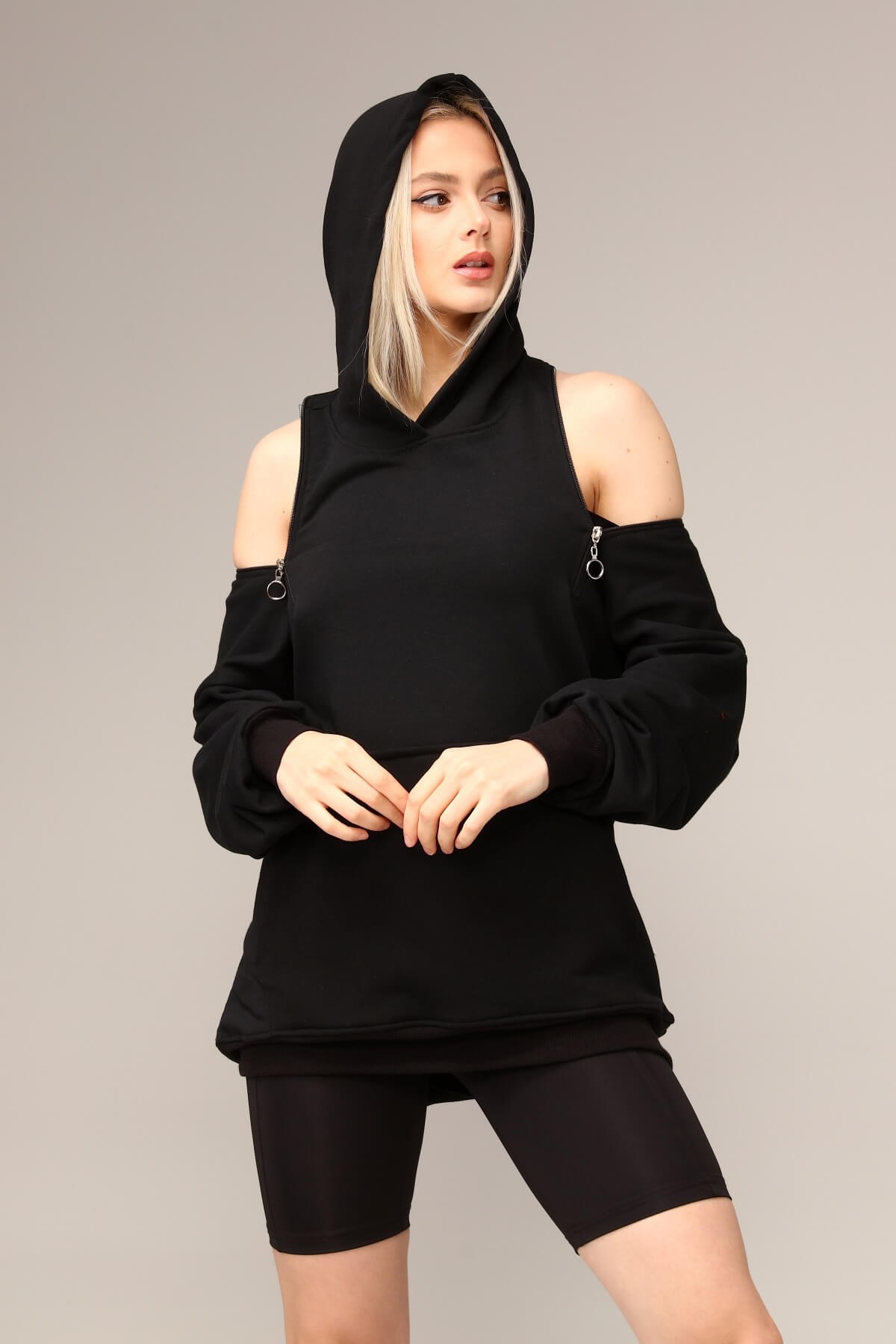 Siyah Fermuarlı Kapşon Kanguru Cepli Sweatshirt