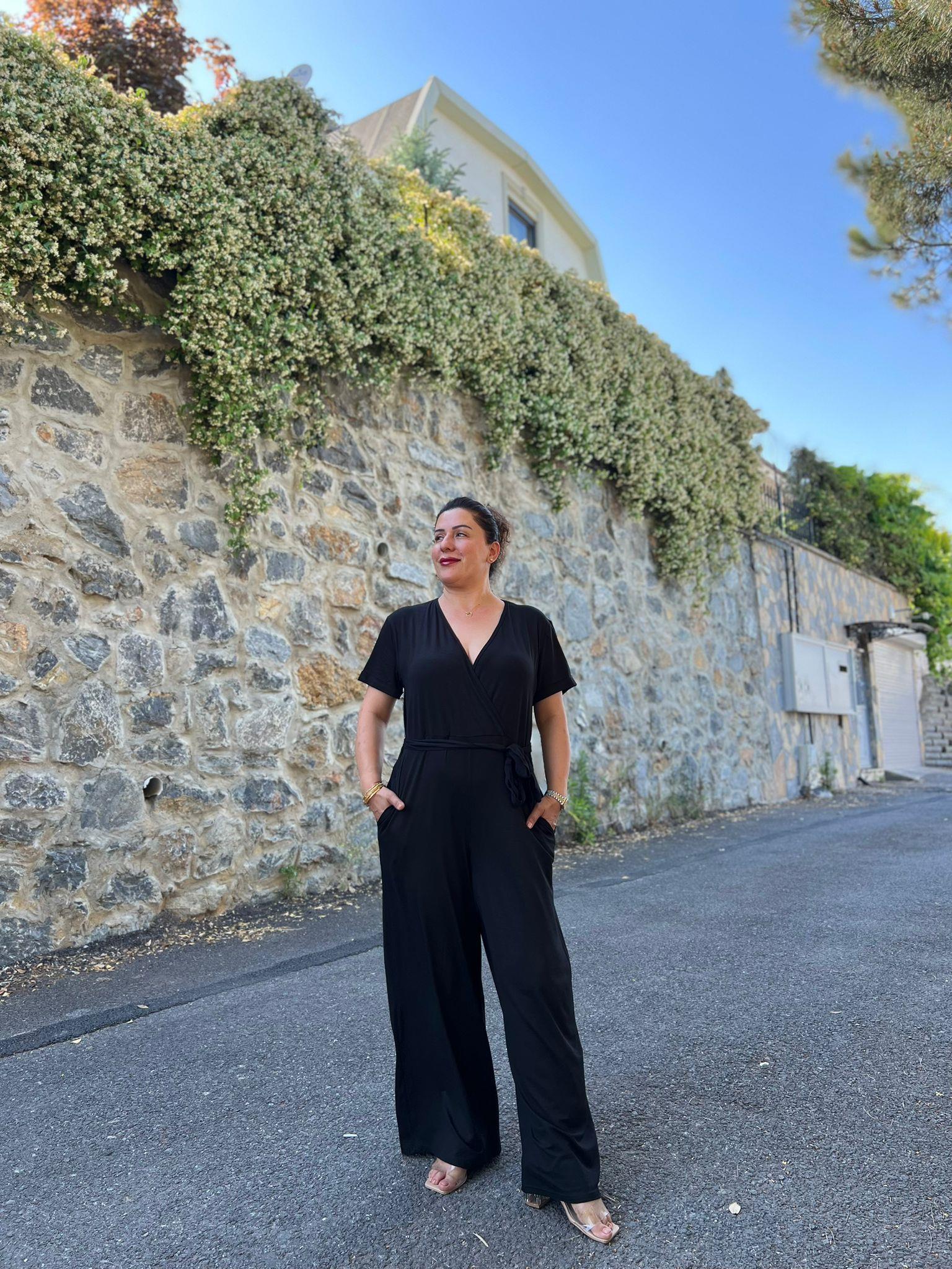 Siyah Kruvaze Yaka Viskon Örme Tulum