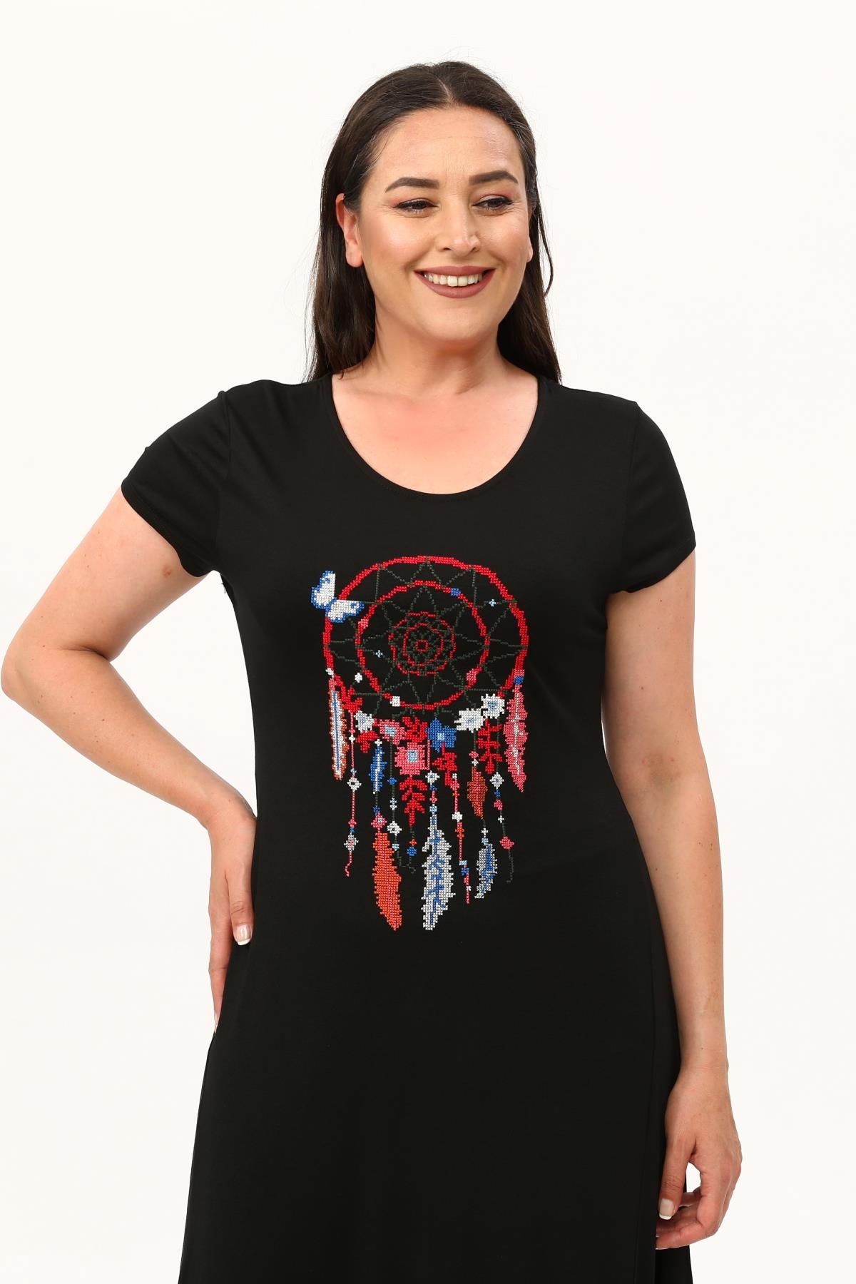 Siyah Nakışlı Büyükbeden Elbise