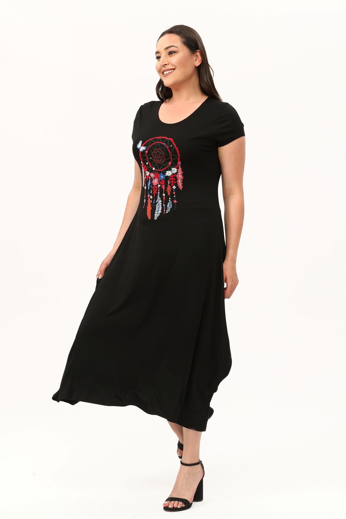 Siyah Nakışlı Büyükbeden Elbise