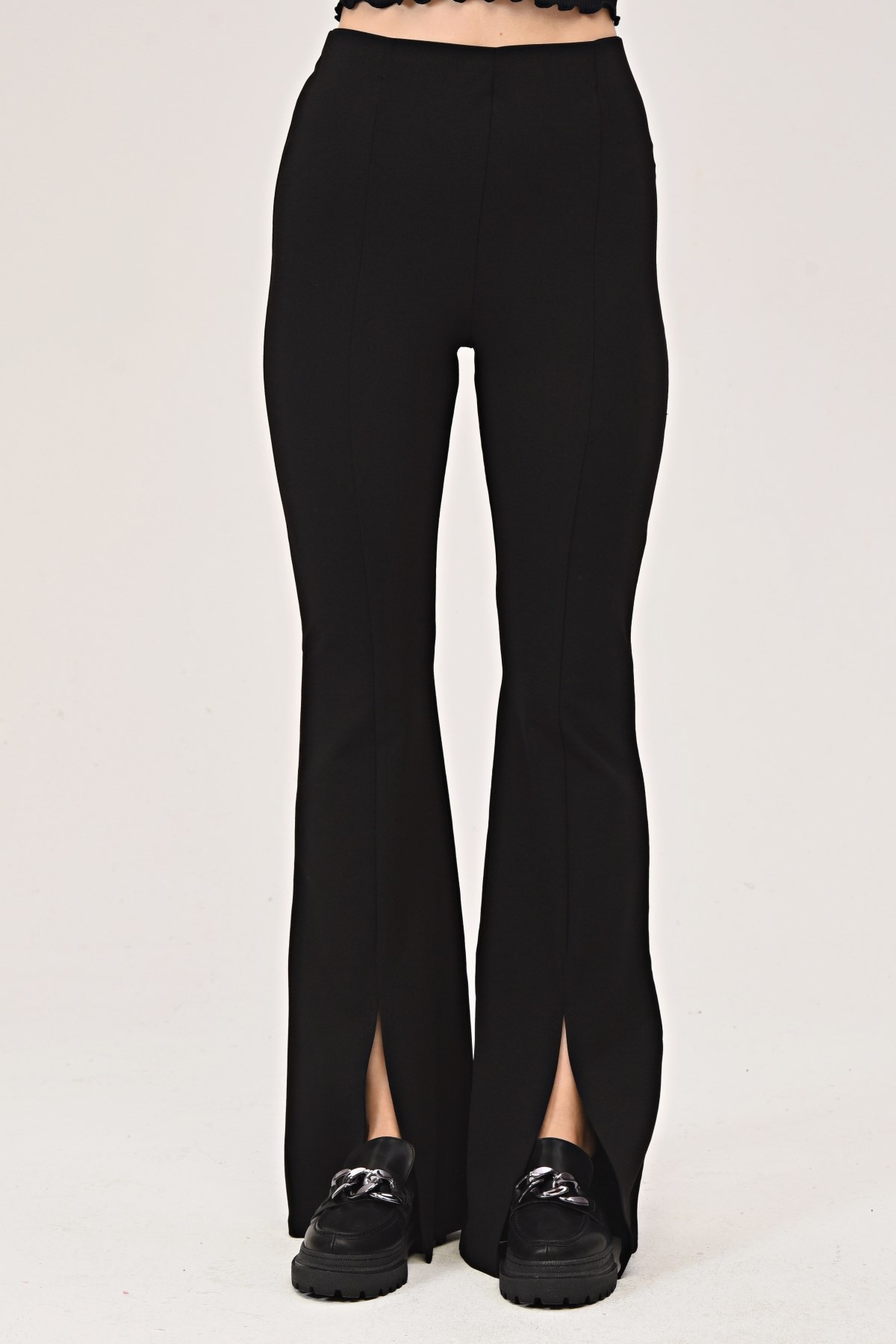 Siyah Paça Yırtmaçlı Kadın Pantalon