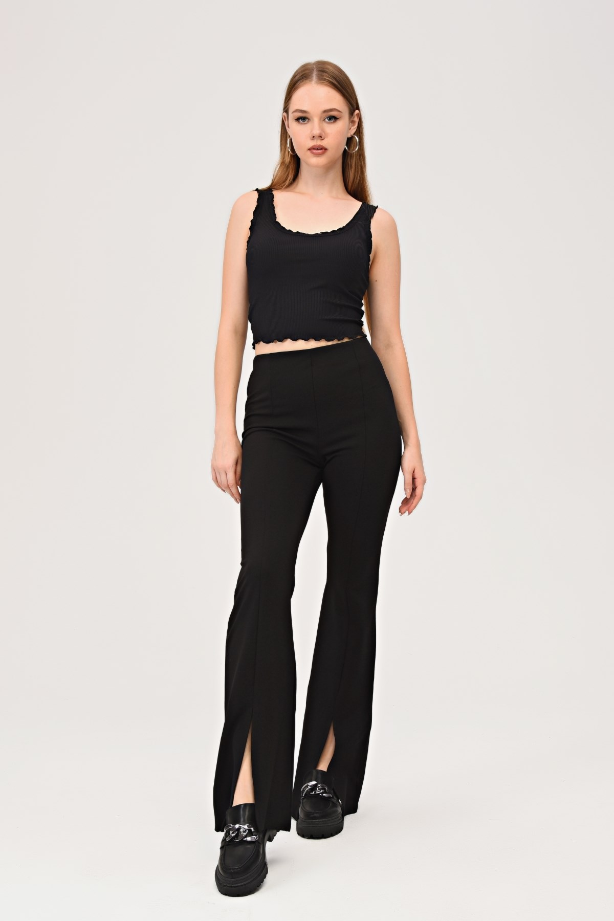 Siyah Paça Yırtmaçlı Kadın Pantalon