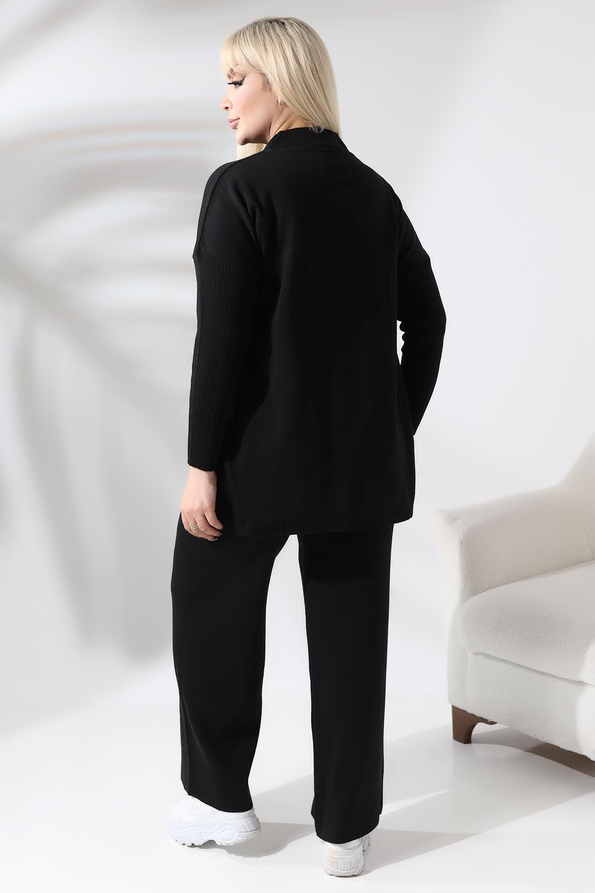 Siyah Yarım Balıkçı Yaka İnce Triko Büyük Beden Kazak