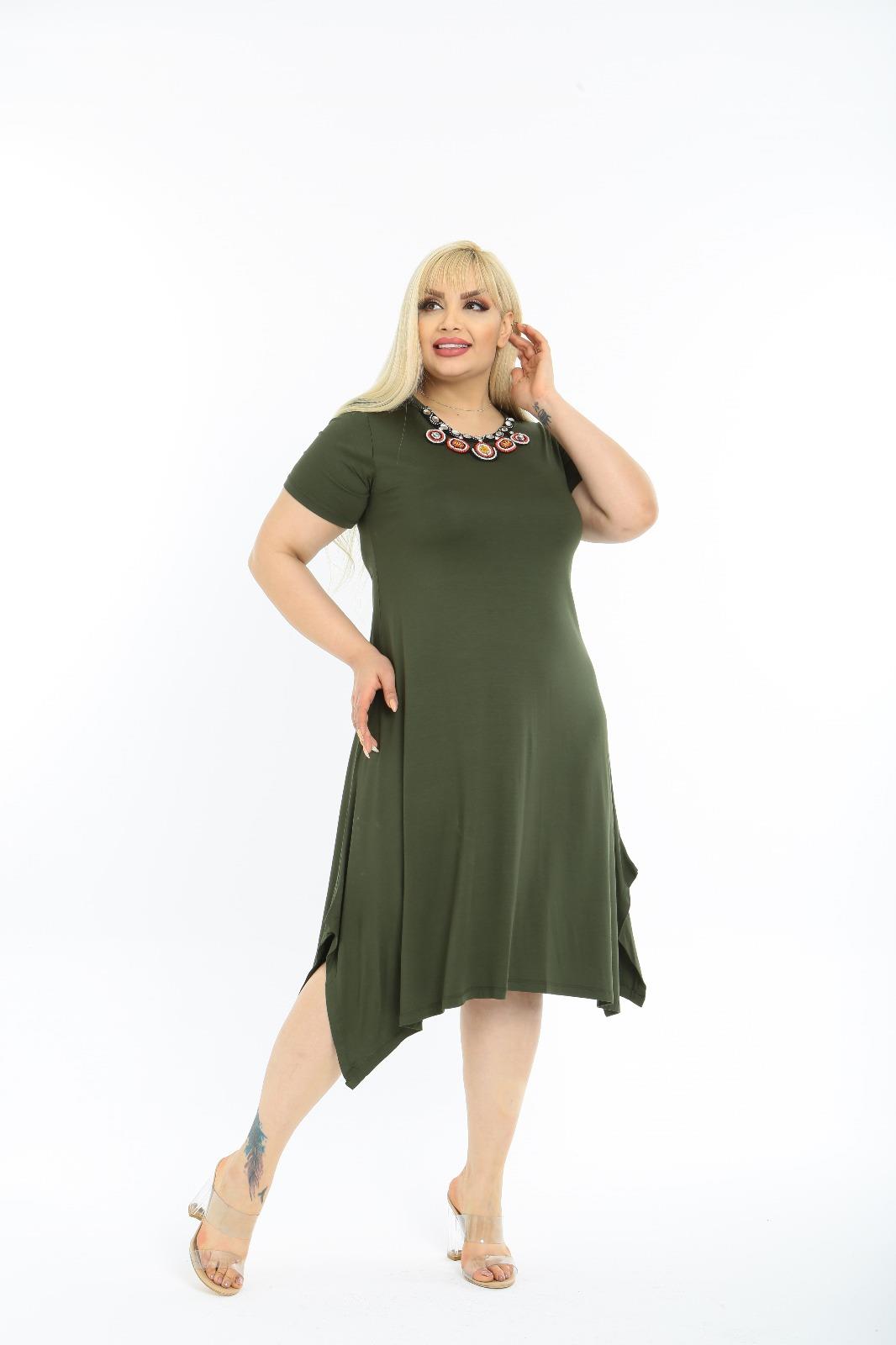 Yaka Detaylı Yırtmaçlı Örme Rahat Kalıp Elbise