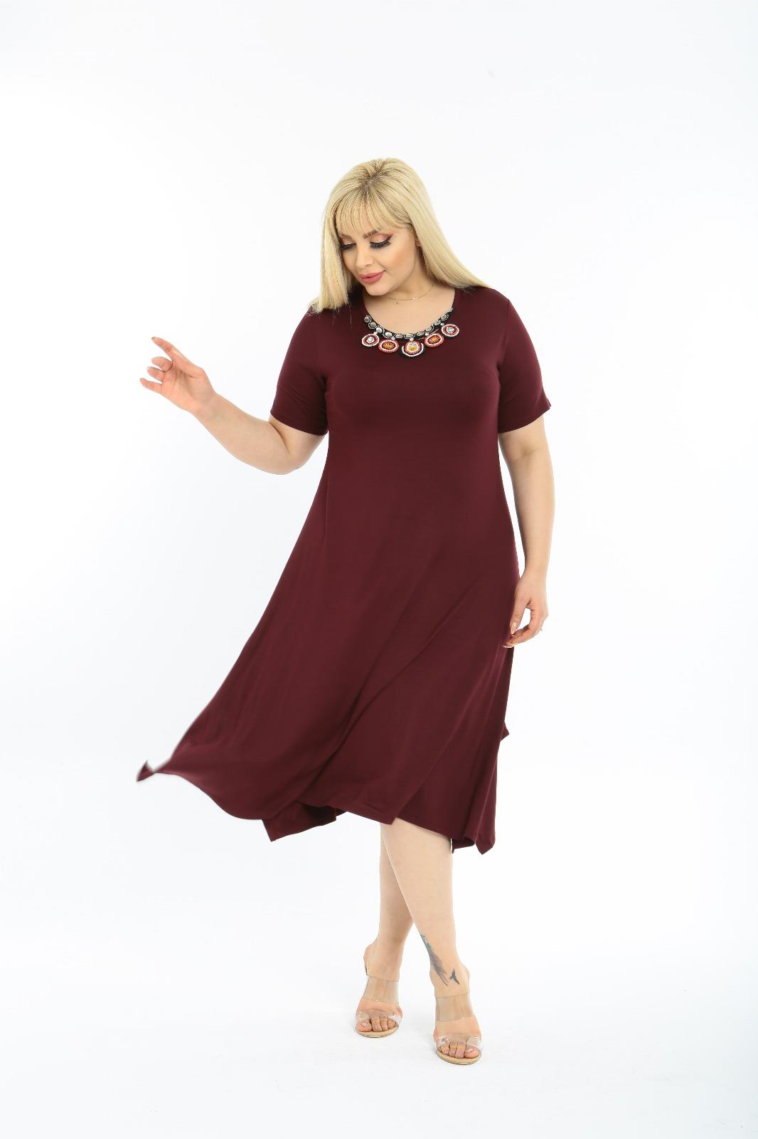 Yaka Detaylı Yırtmaçlı Örme Rahat Kalıp Elbise