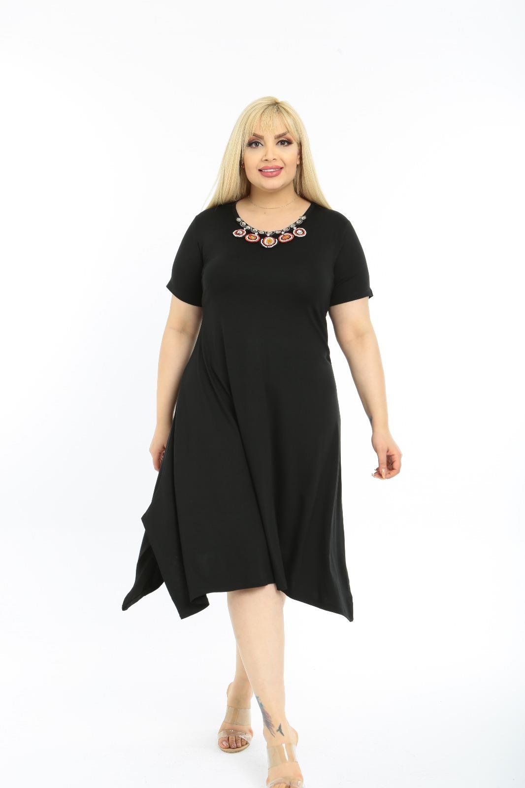 Yaka Detaylı Yırtmaçlı Örme Rahat Kalıp Elbise