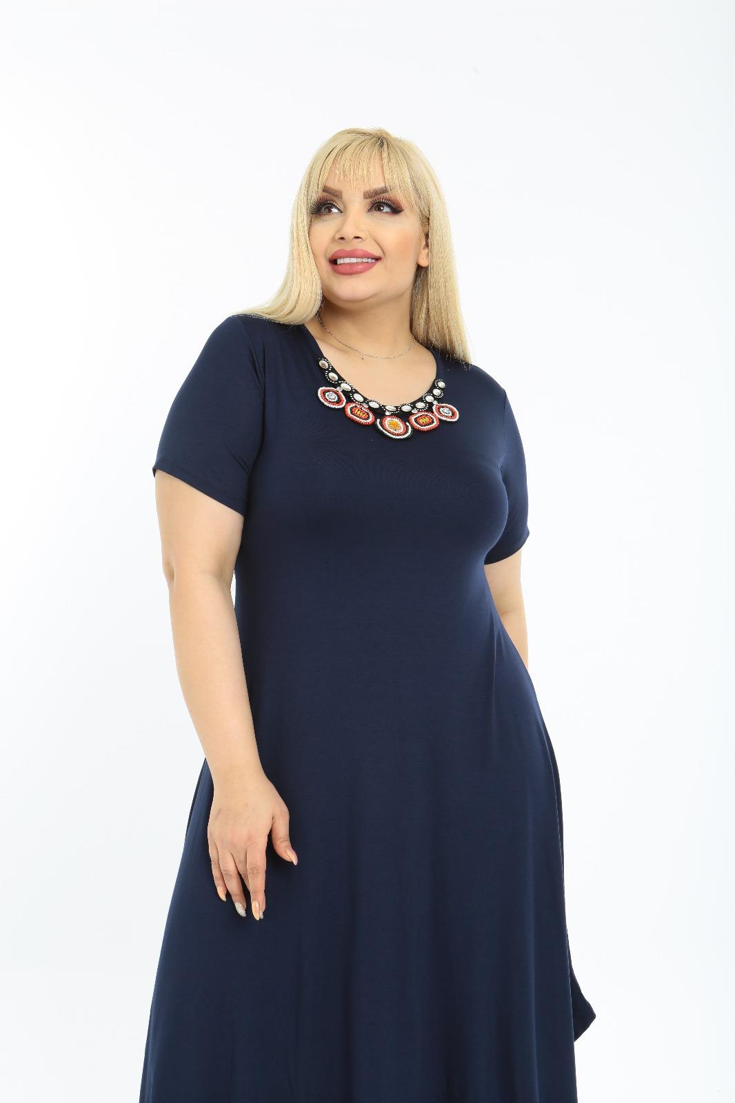 Yaka Detaylı Yırtmaçlı Örme Rahat Kalıp Elbise