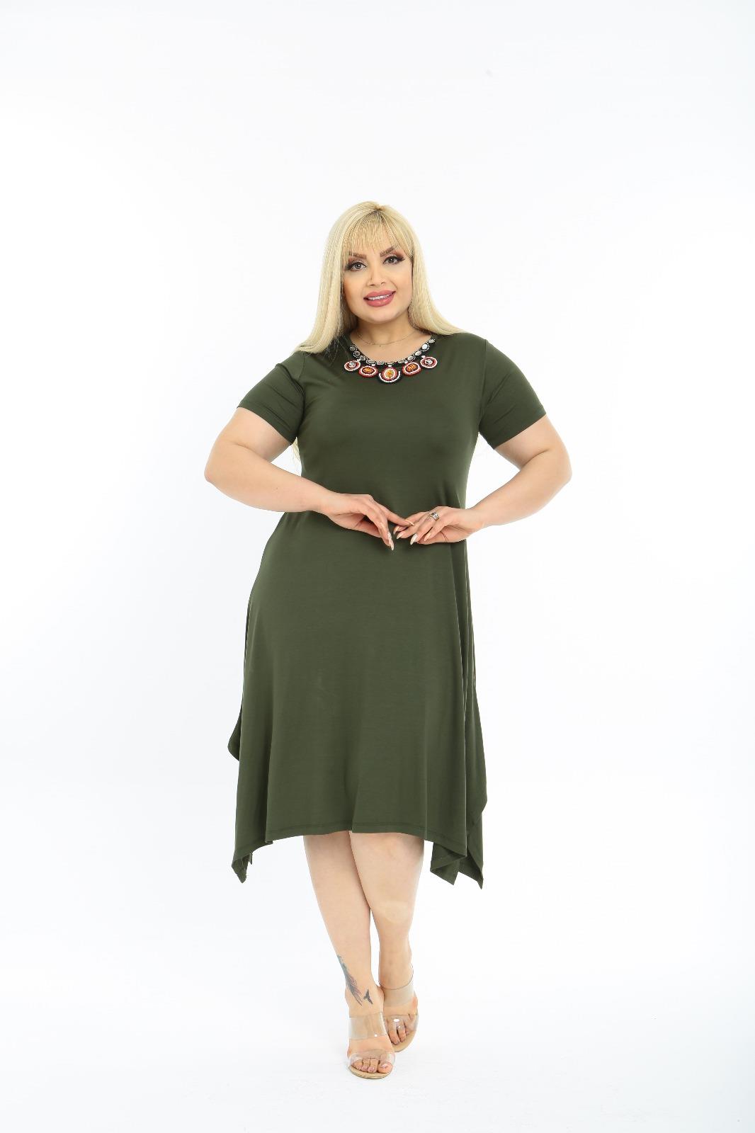 Yaka Detaylı Yırtmaçlı Örme Rahat Kalıp Elbise