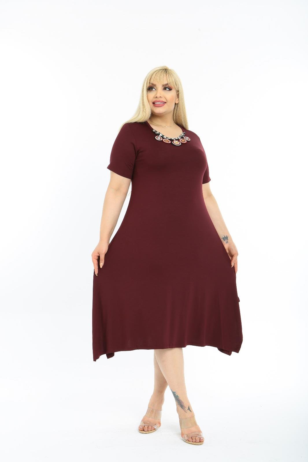 Yaka Detaylı Yırtmaçlı Örme Rahat Kalıp Elbise