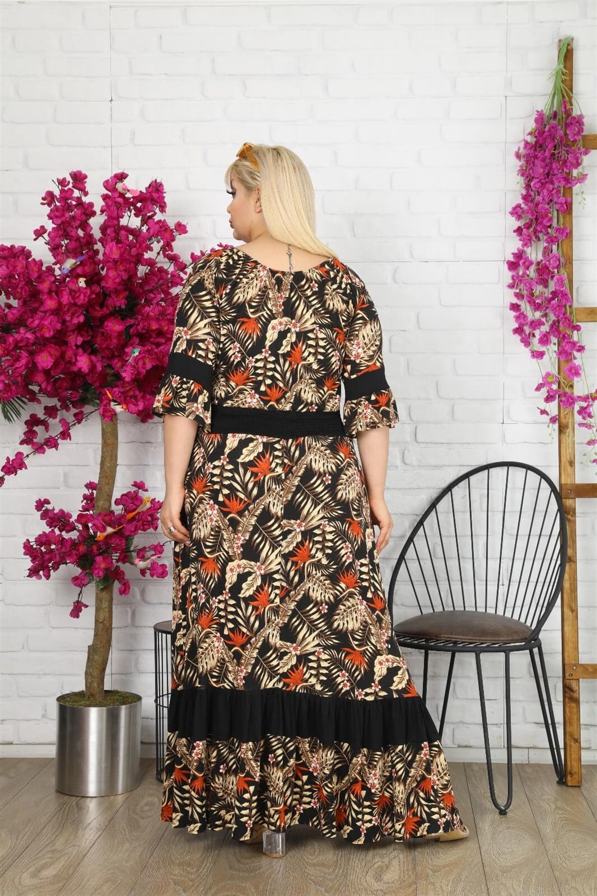 Yaprak Desenli Madonna Yaka Büyükbeden Elbise 