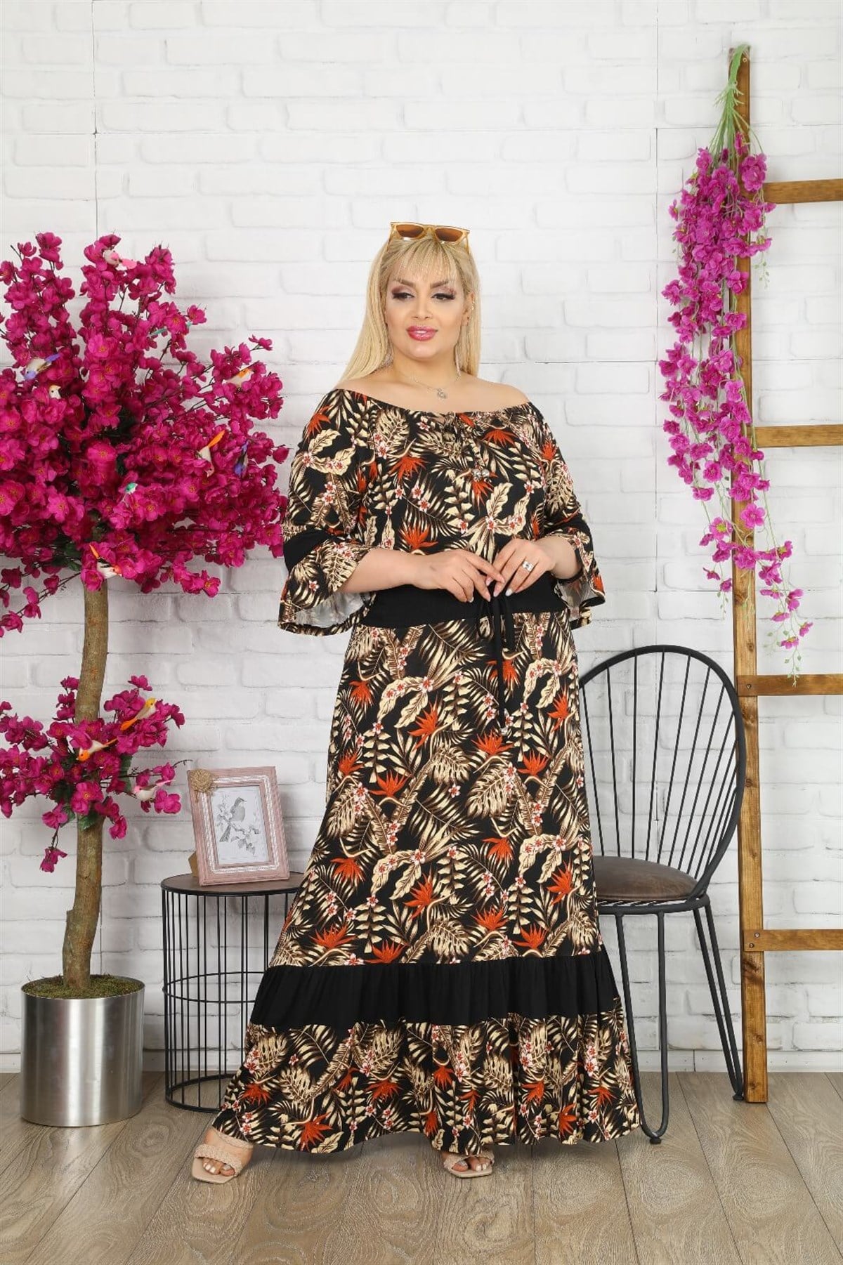 Yaprak Desenli Madonna Yaka Büyükbeden Elbise 