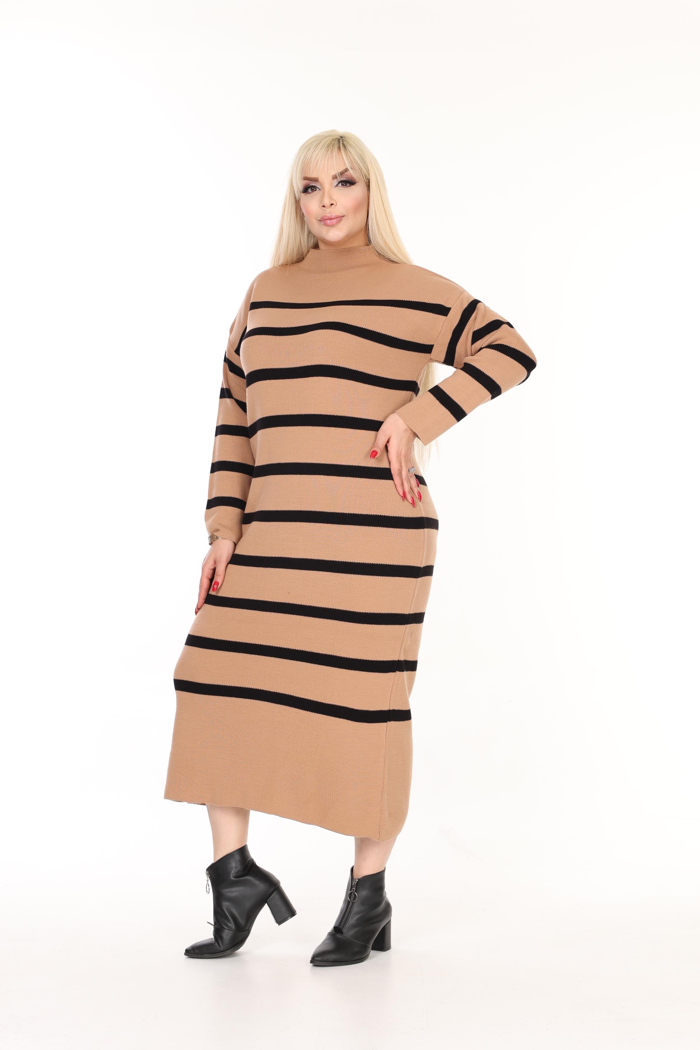 Yarım Balıkçı Yaka Çizgili Triko Elbise