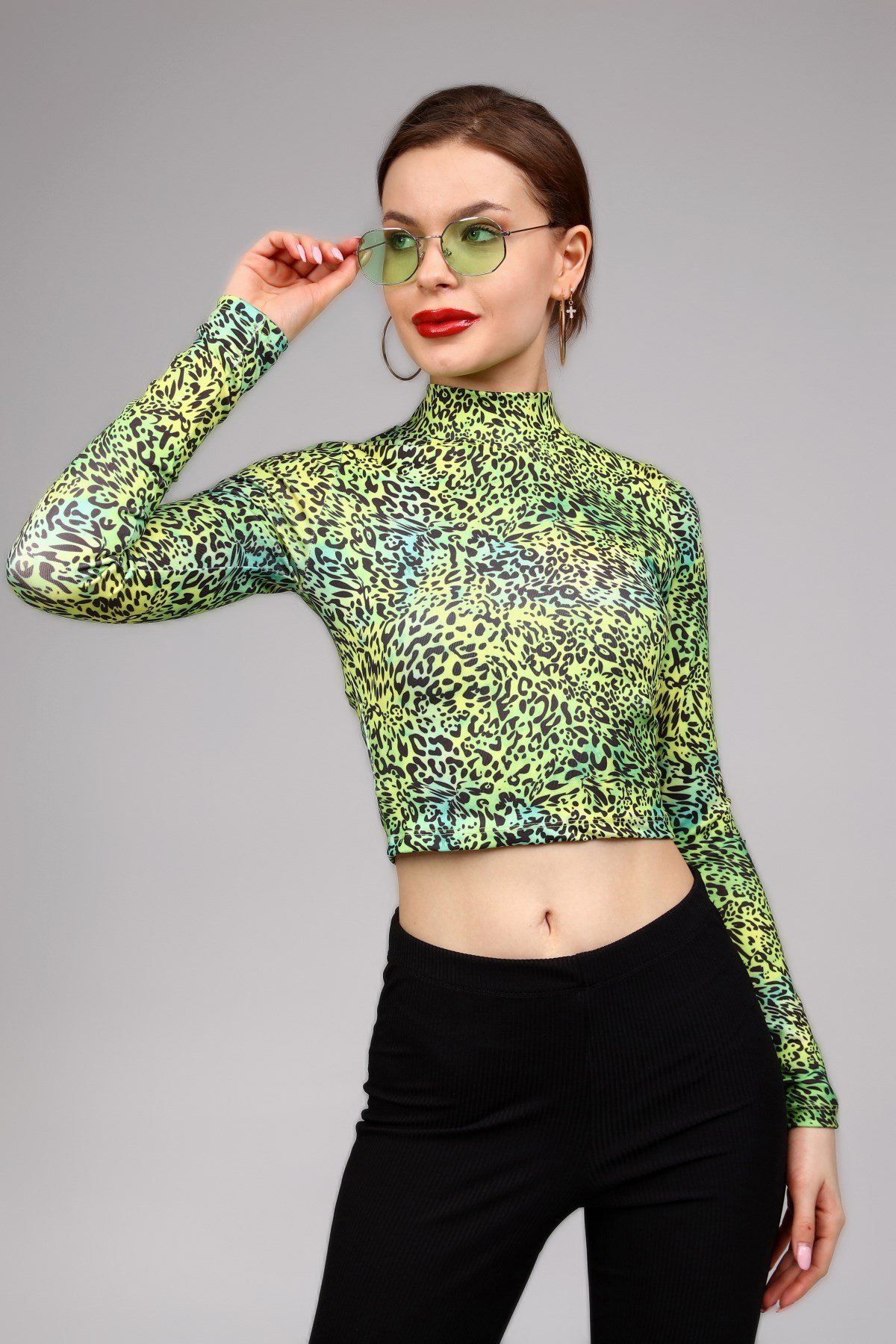 Yeşil Neon Baskılı Crop Bluz 