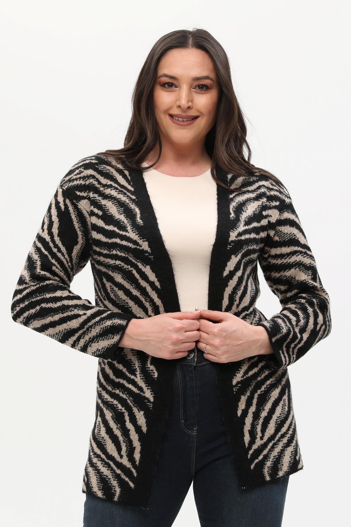 Zebra Desen Büyük Beden Yün Hırka
