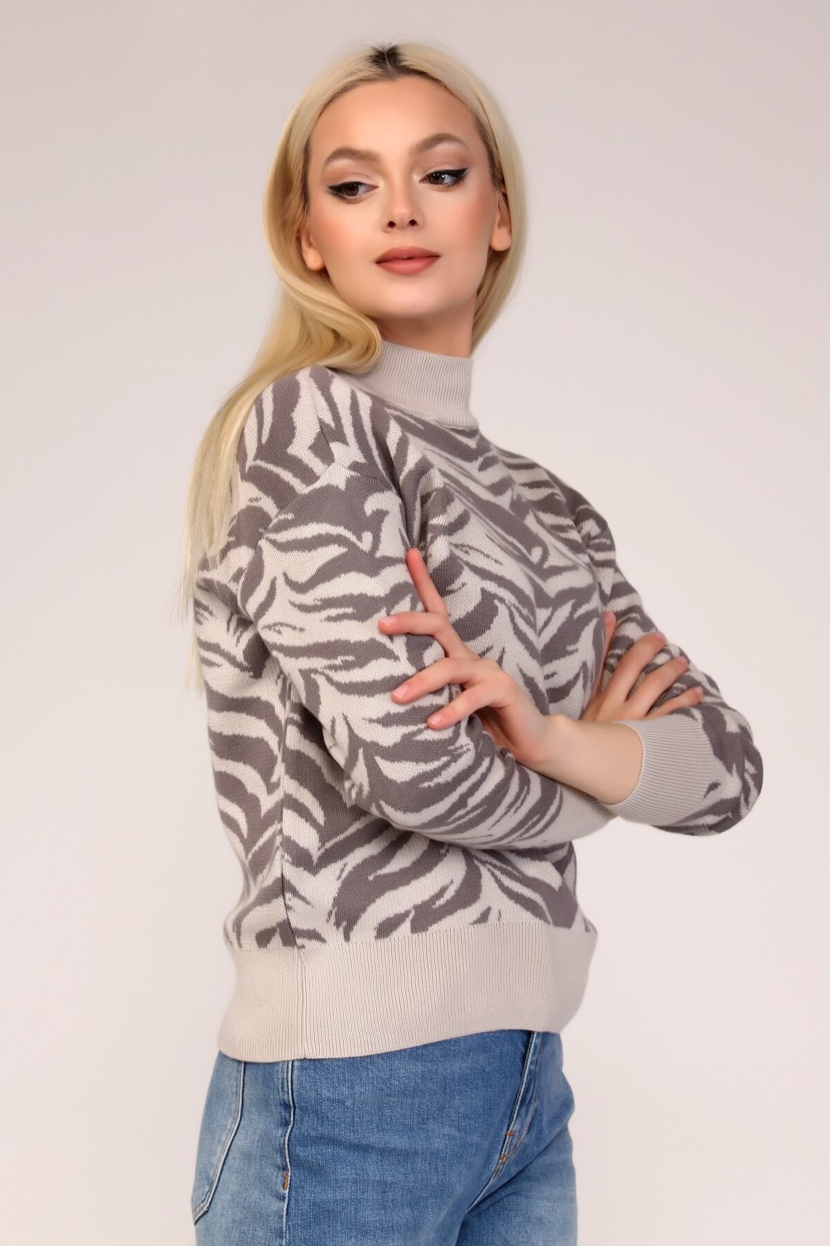 Zebra Desen Dik Yaka Triko Kazak 