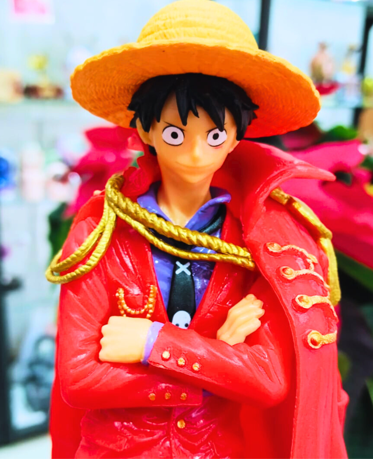Monkey D. Luffy Kırmızı Kaptan Peleriniyle Tek Parça Koleksiyon Figürü - 23x13 cm KARAKTER FİGÜR