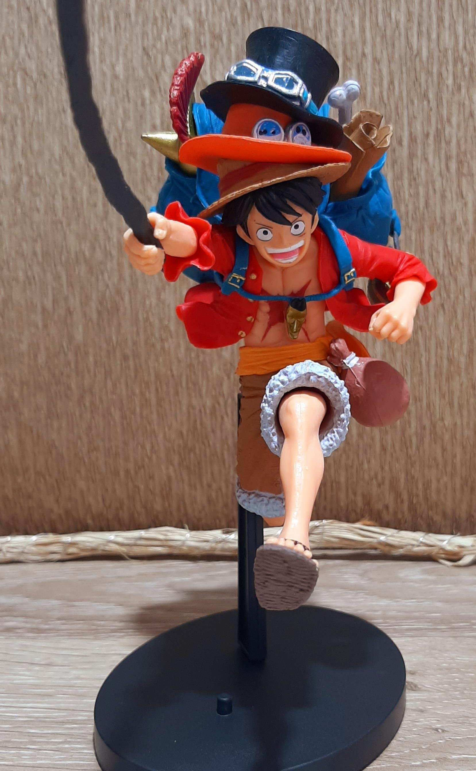 Monket D Luffy Çantalı Karakter Figur
