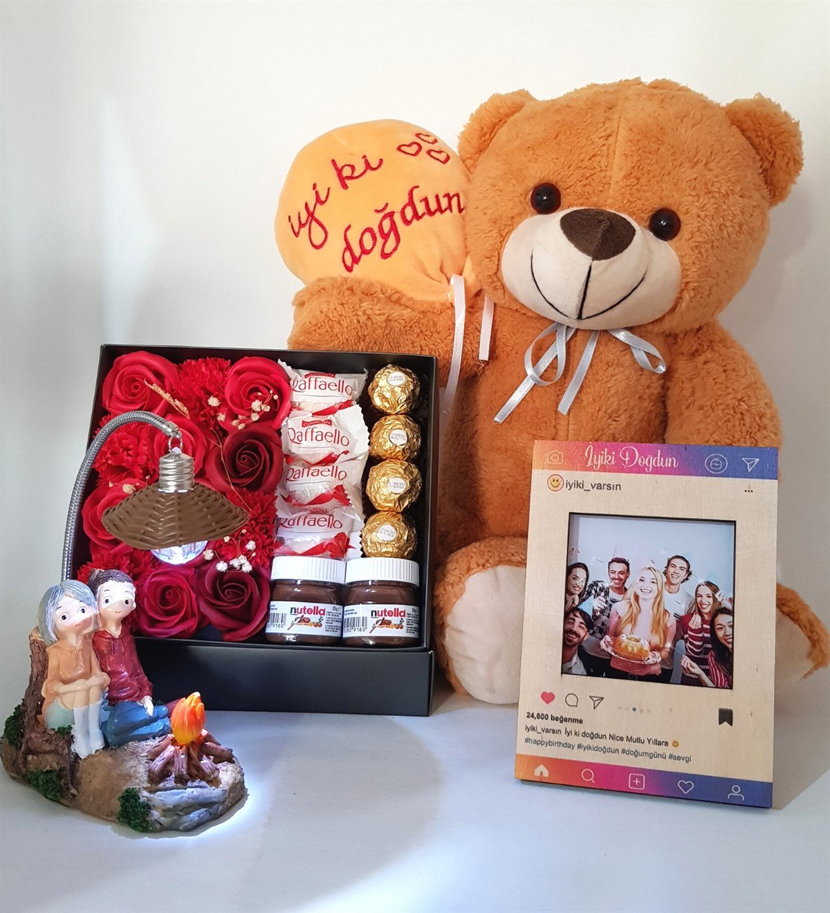 Doğum Günü Hediyesi Kişiye Özel İnstagram Çerçeve Kamp Ateşinde Mutlu Aşıklar Çikolata Hediye Setleri