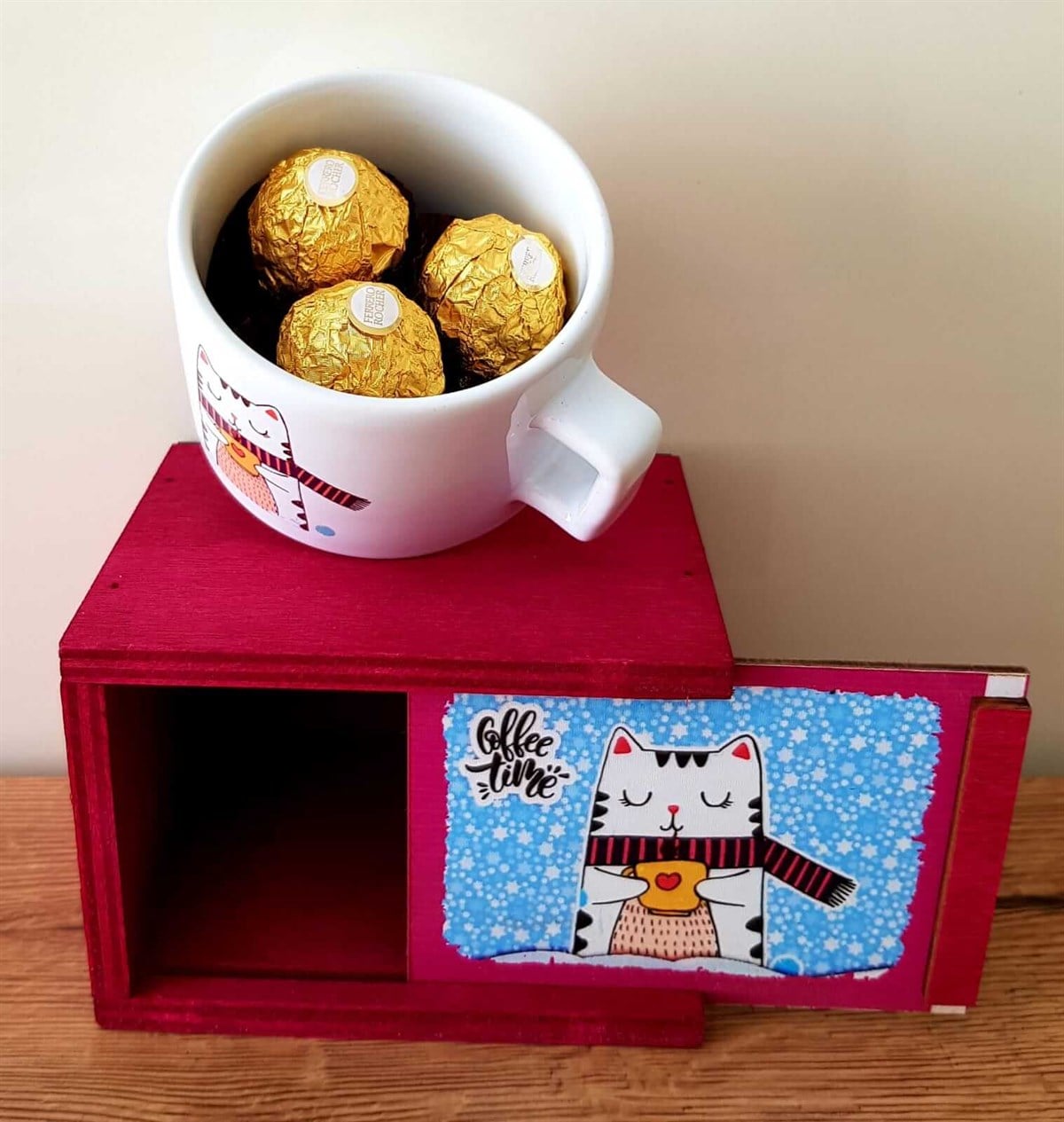 Ferrero Rocher  Çikolata Ve Minnoş Kedi Kutulu Kahve Kupası Hediye Seti HEDİYE