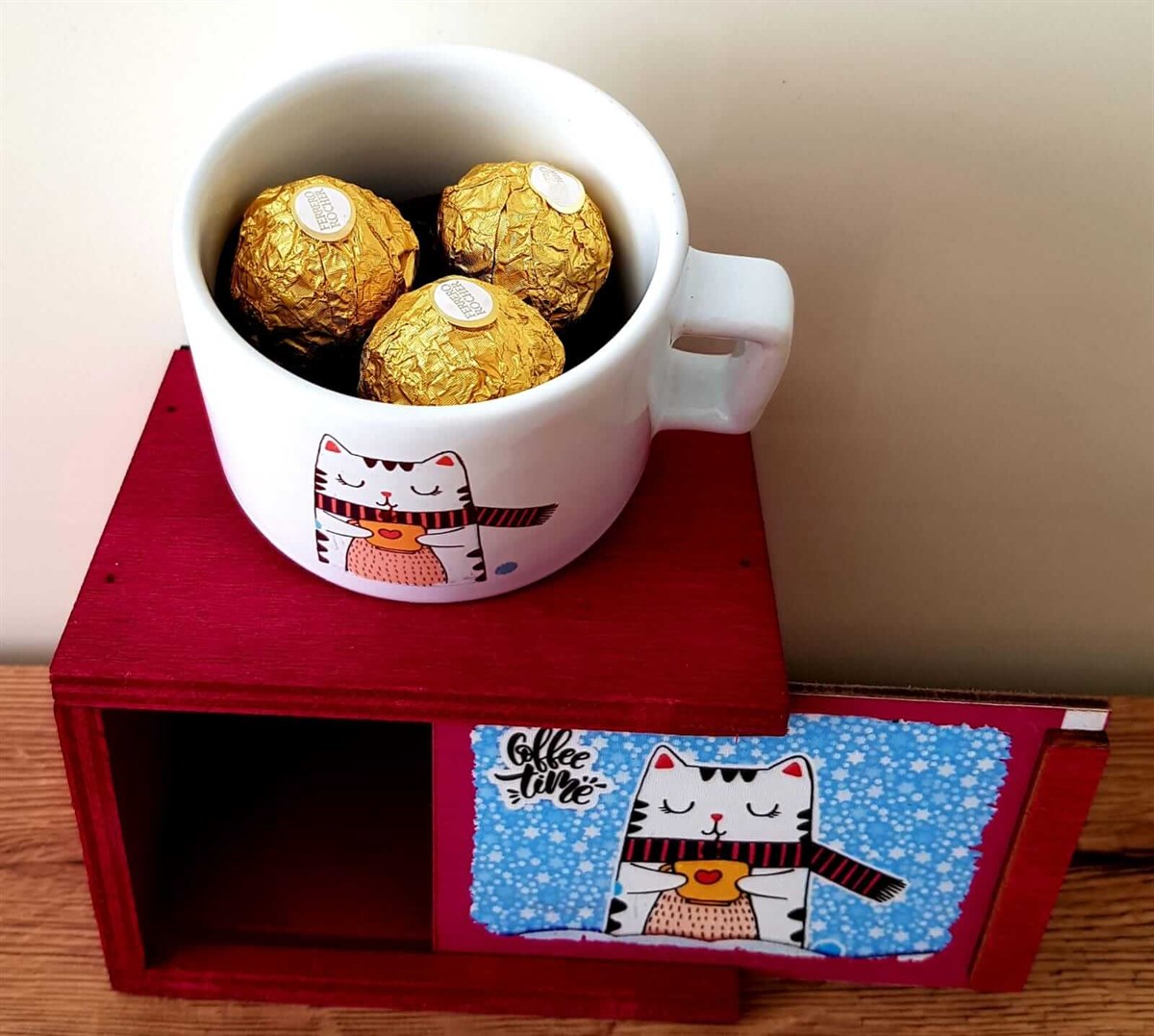 Ferrero Rocher  Çikolata Ve Minnoş Kedi Kutulu Kahve Kupası Hediye Seti HEDİYE