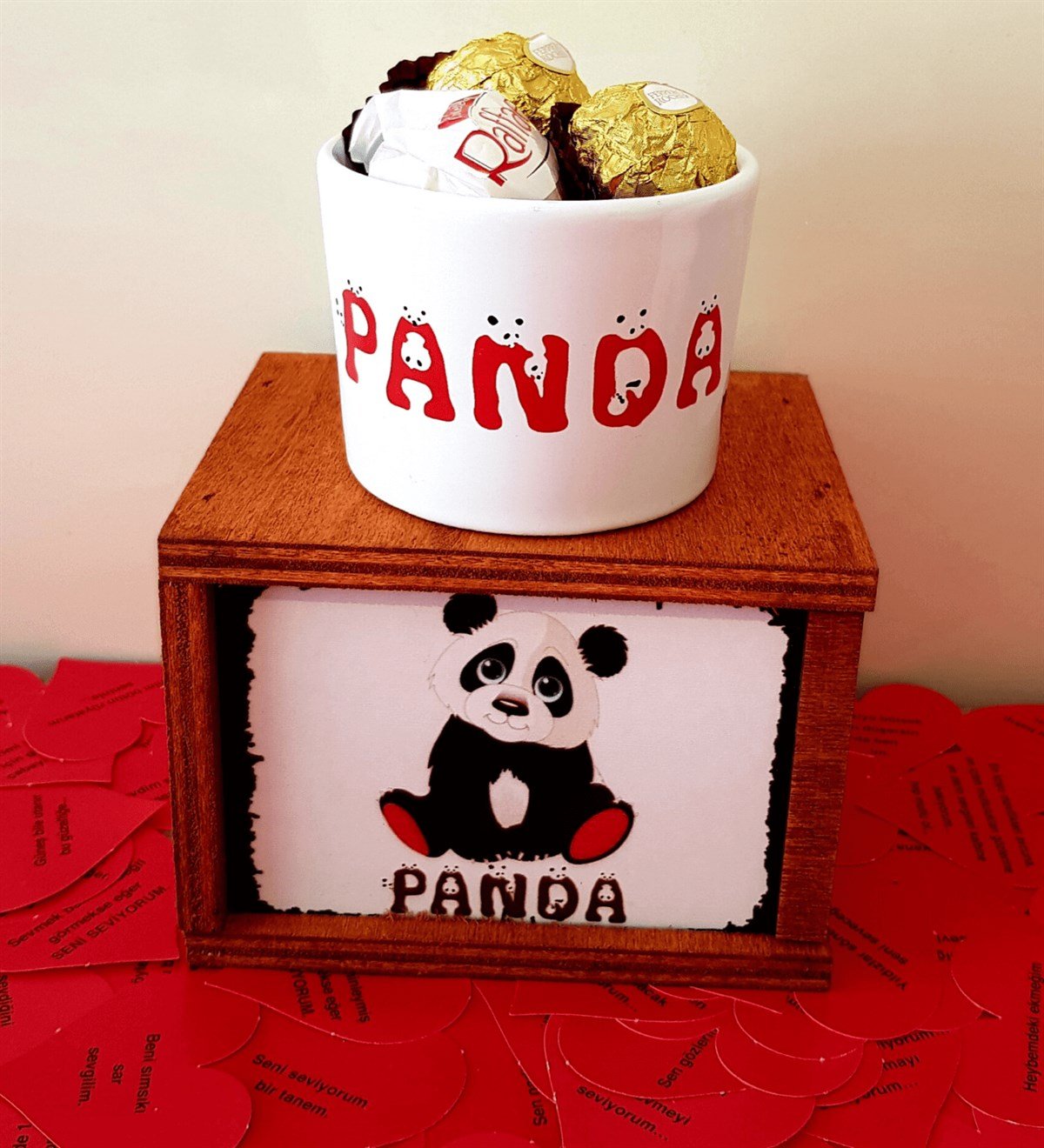 Doğum Günü Hediyesi  Rocher ve Raffaello Çikolata Kutulu Panda Kupa Hediye Seti HEDİYE