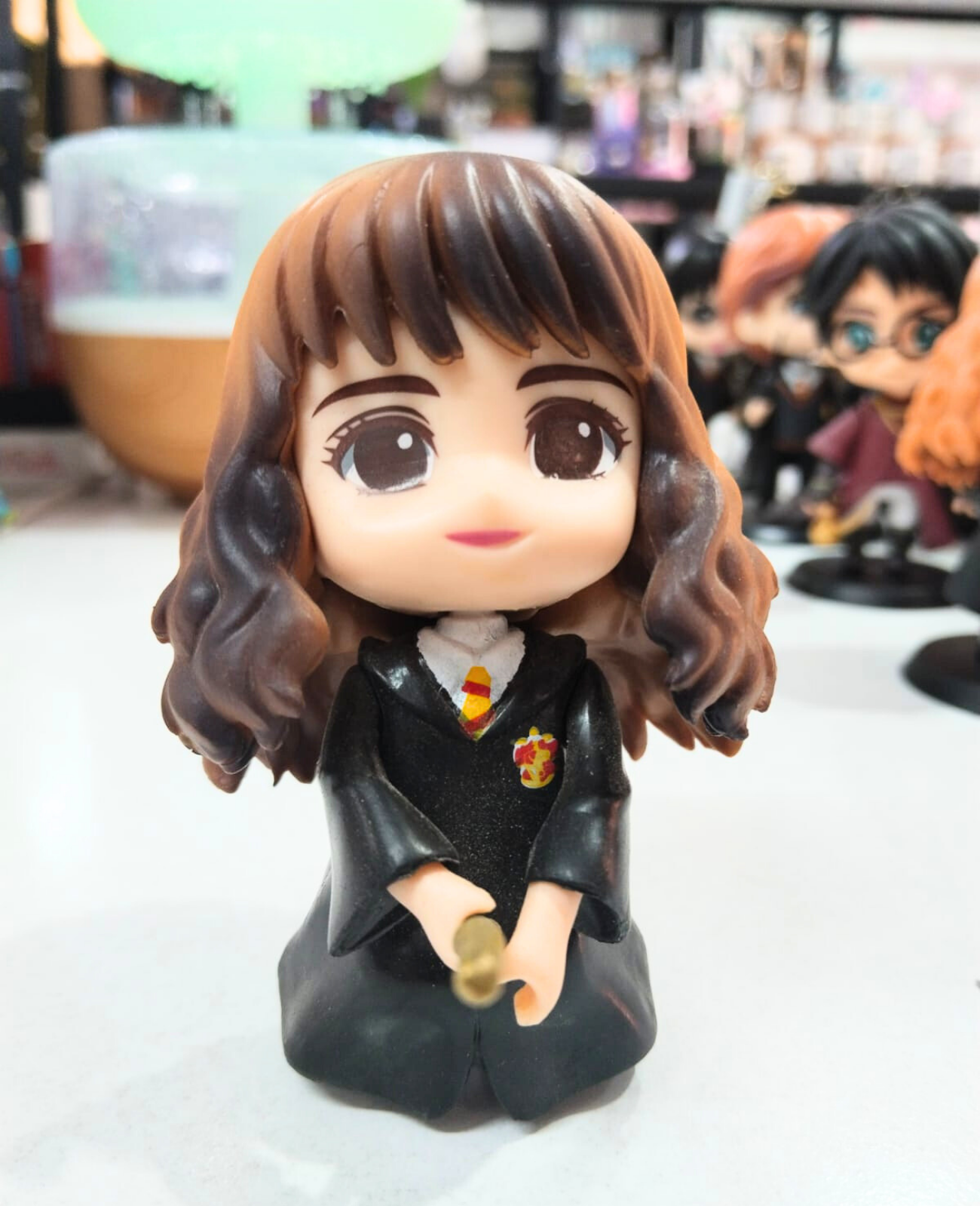 Hermione Granger Figürü – Zekâsı ve Cesaretiyle Sihir Dünyasında! HARRY POTER FİGÜR