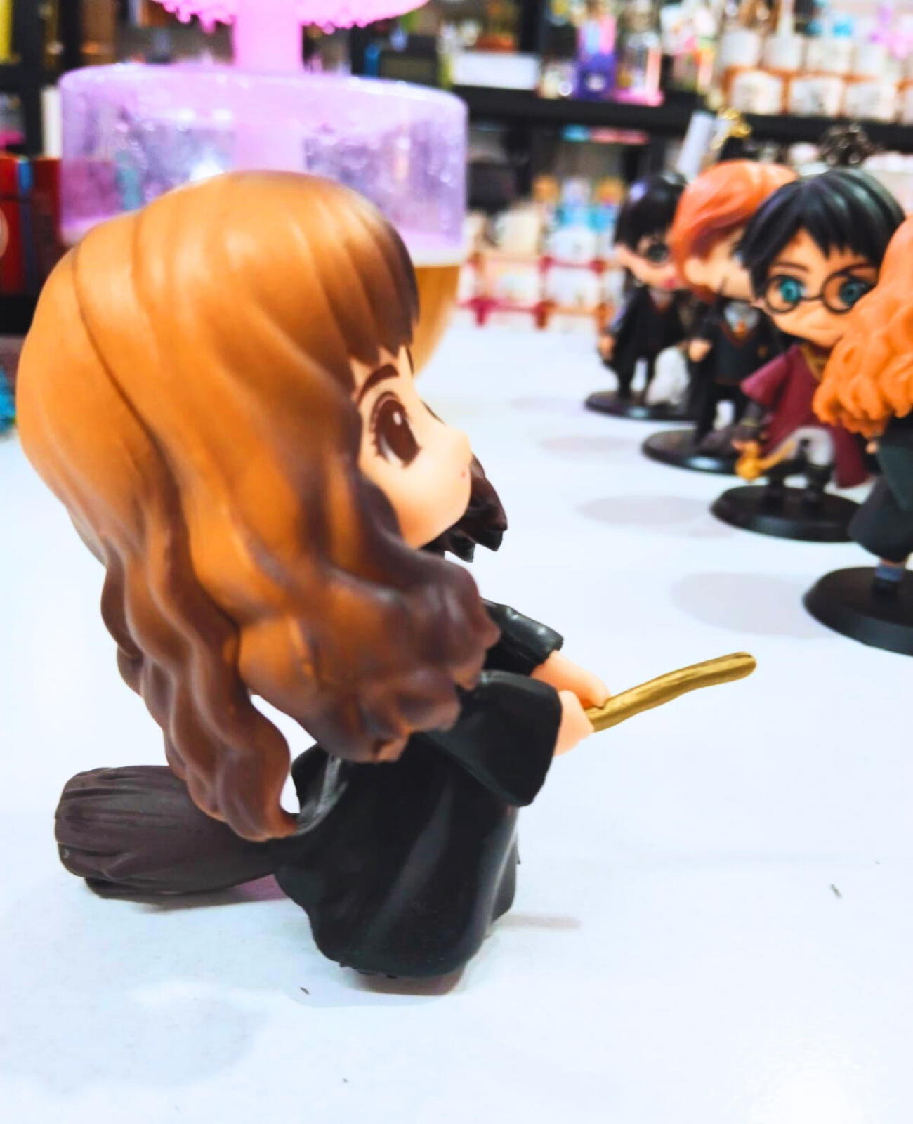 Hermione Granger Figürü – Zekâsı ve Cesaretiyle Sihir Dünyasında! HARRY POTER FİGÜR