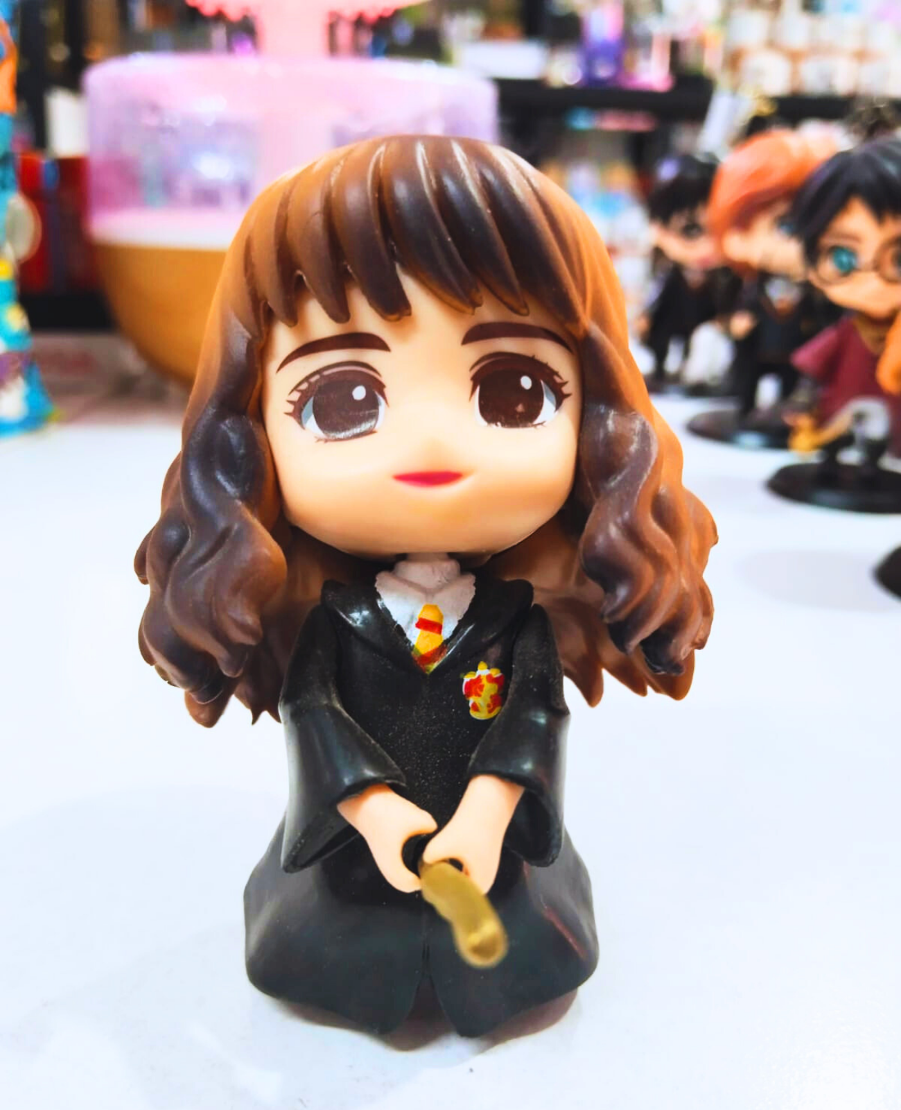 Hermione Granger Figürü – Zekâsı ve Cesaretiyle Sihir Dünyasında! HARRY POTER FİGÜR