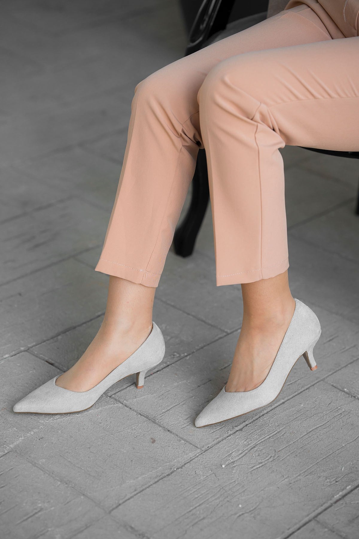 Rumi Alçak Topuklu Süet Stiletto Bej