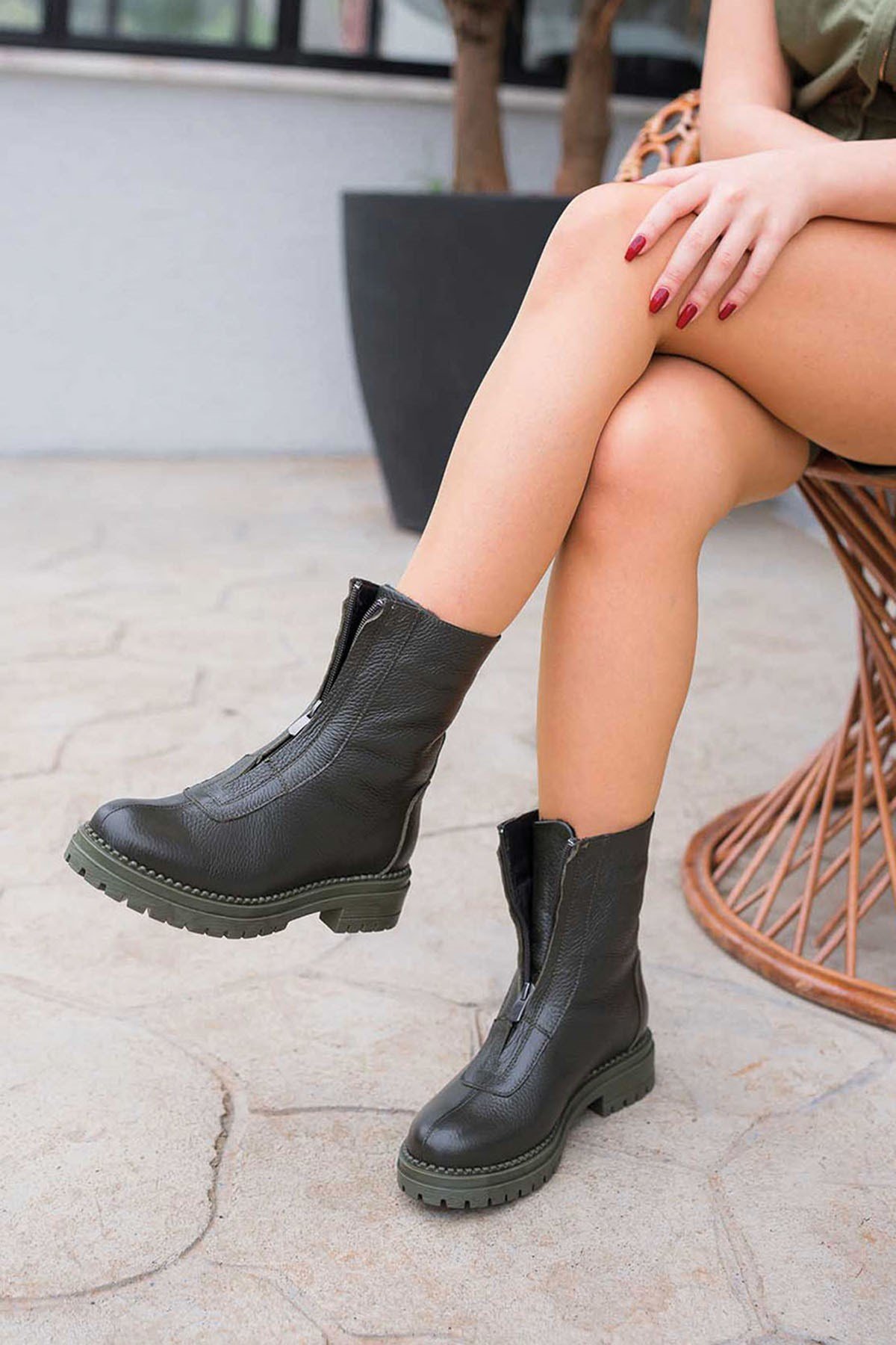 Stella Önü Fermuarlı Kadın Hakiki Deri Postal Yeşil