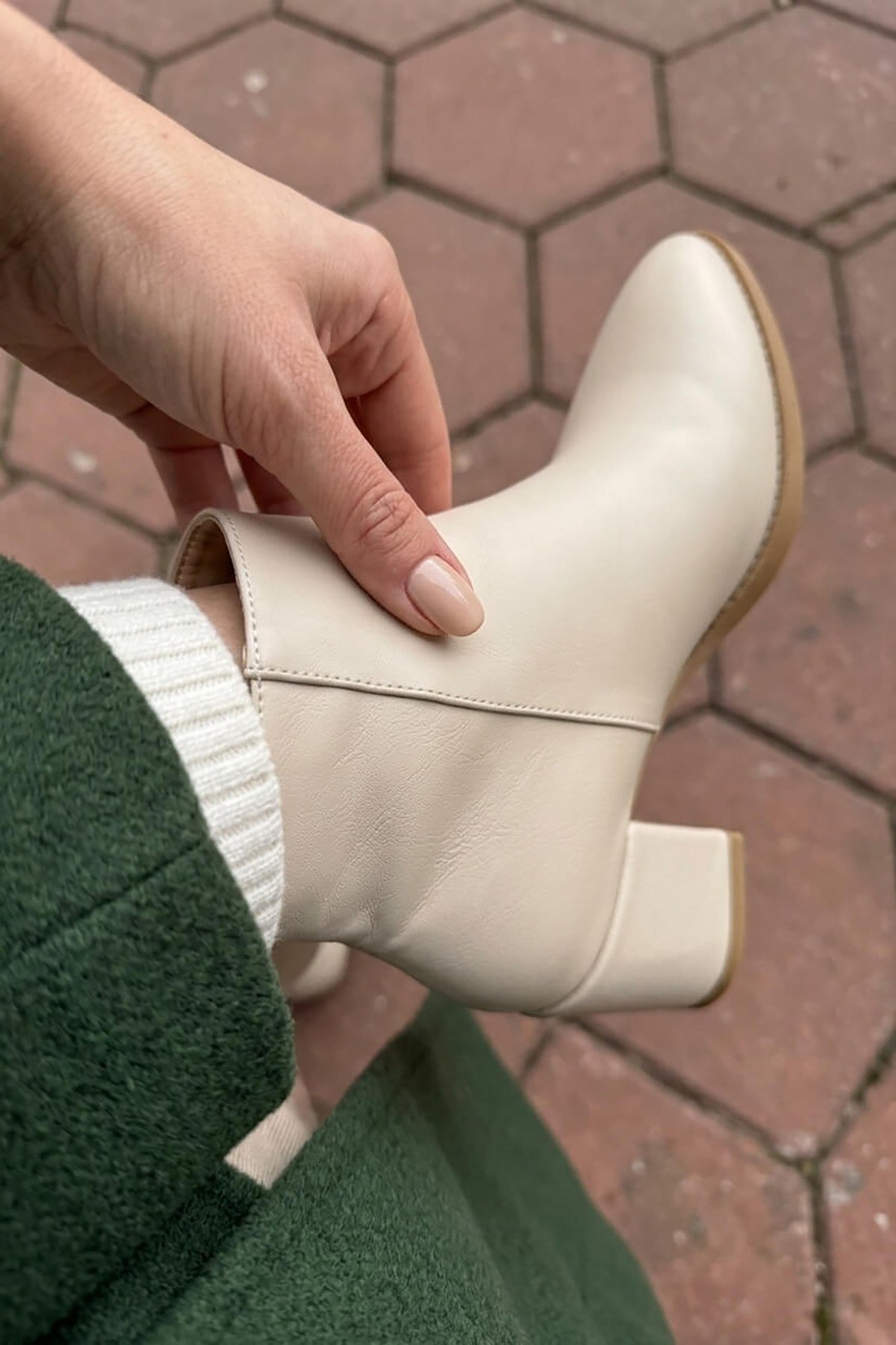 Asper Bej Deri ( 6 cm Topuklu ) Günlük Kullanım Kadın Botu
