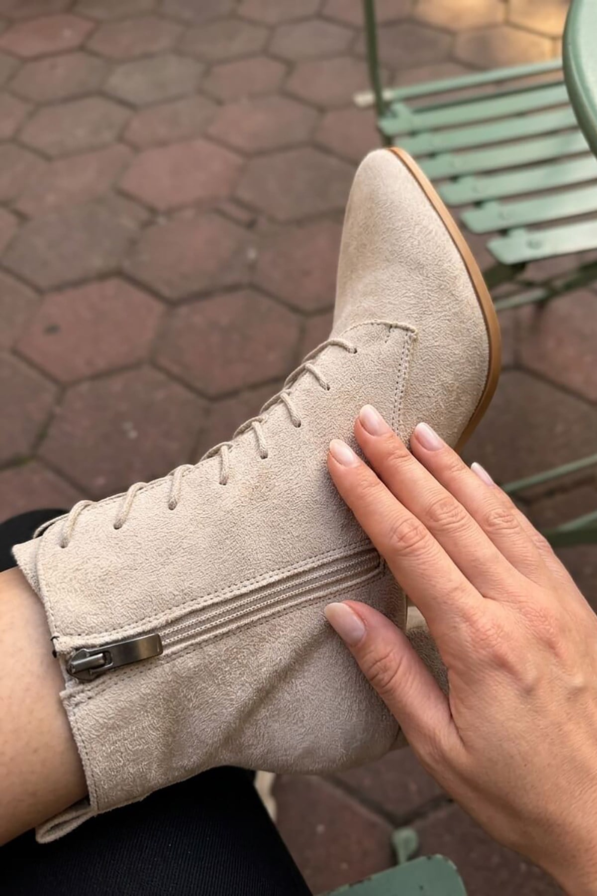 Eliz Bej Süet ( 7cm Topuklu ) Sivri Burun Bağcıklı Günlük Kadın Bot