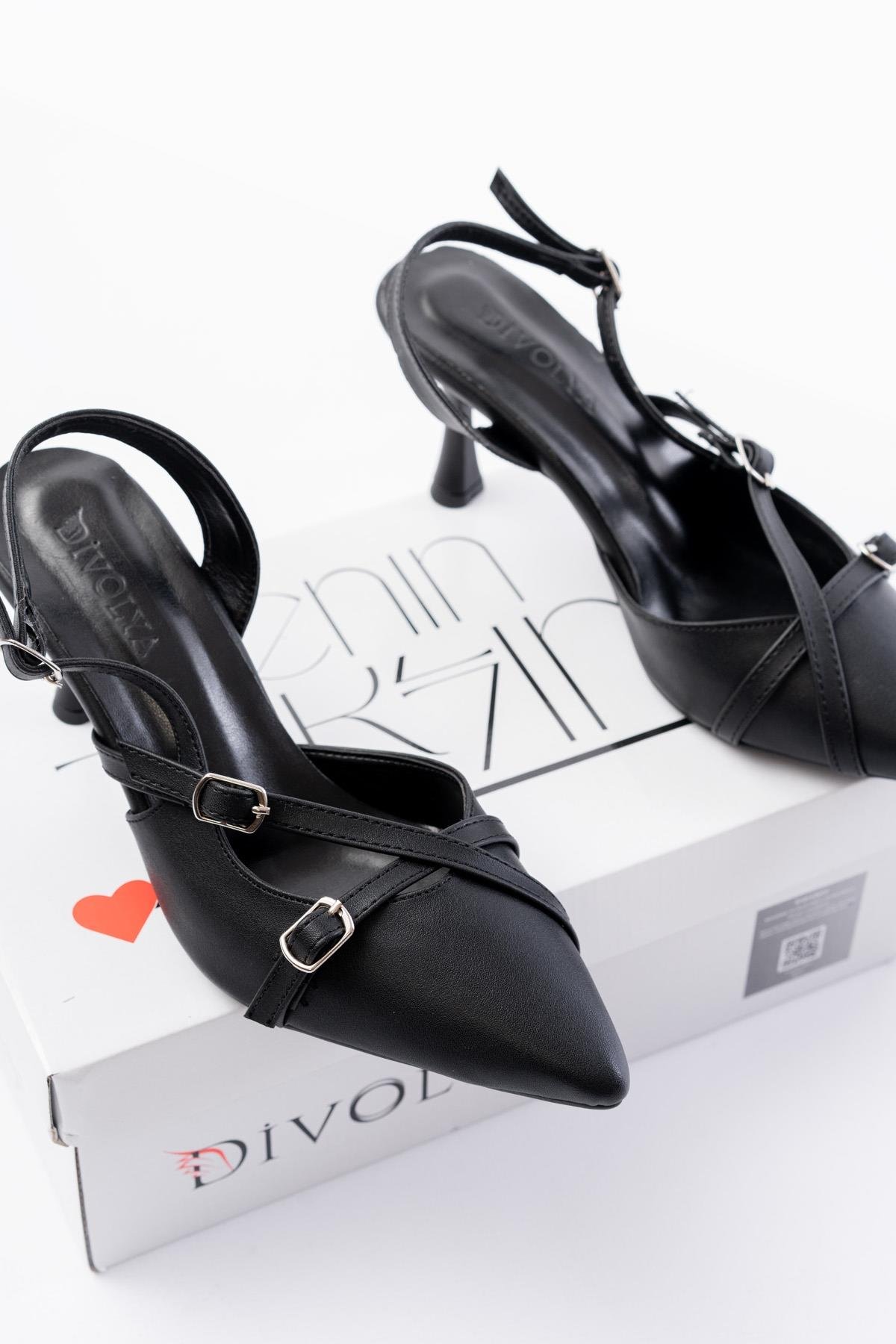 Pony Siyah ( 8 CM TOPUKLU ) Sivri Burun Kapalı Tokalı Arkası Açık Stiletto Ayakkabı