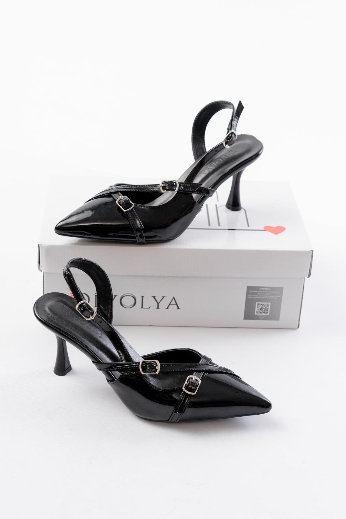 Pony Siyah Rugan ( 8 CM TOPUKLU ) Sivri Burun Kapalı Tokalı Arkası Açık Stiletto Ayakkabı