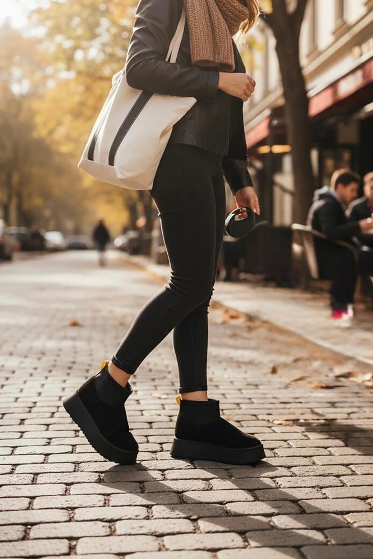 Slavia Siyah (4.5 CM) İçi Kürklü Streçli Günlük Kullanım Bot