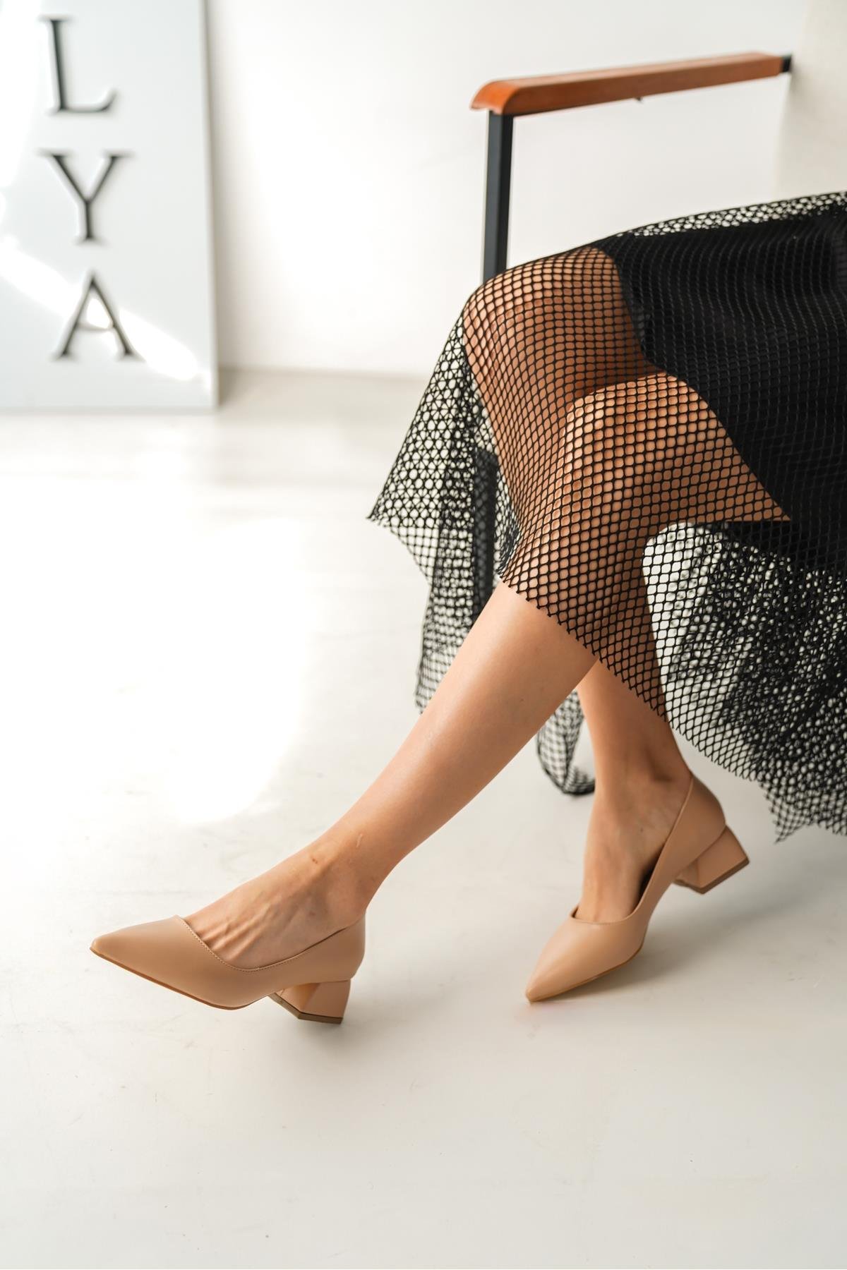 Spark Nude Sivri Burun Kısa Topuklu (4cm) Günlük Ayakkabı