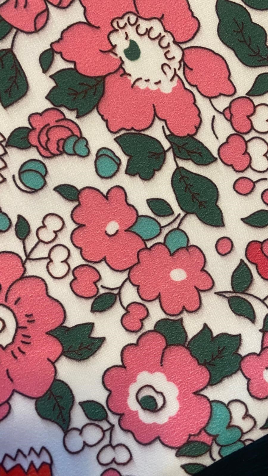 Pembe Çiçekli runner