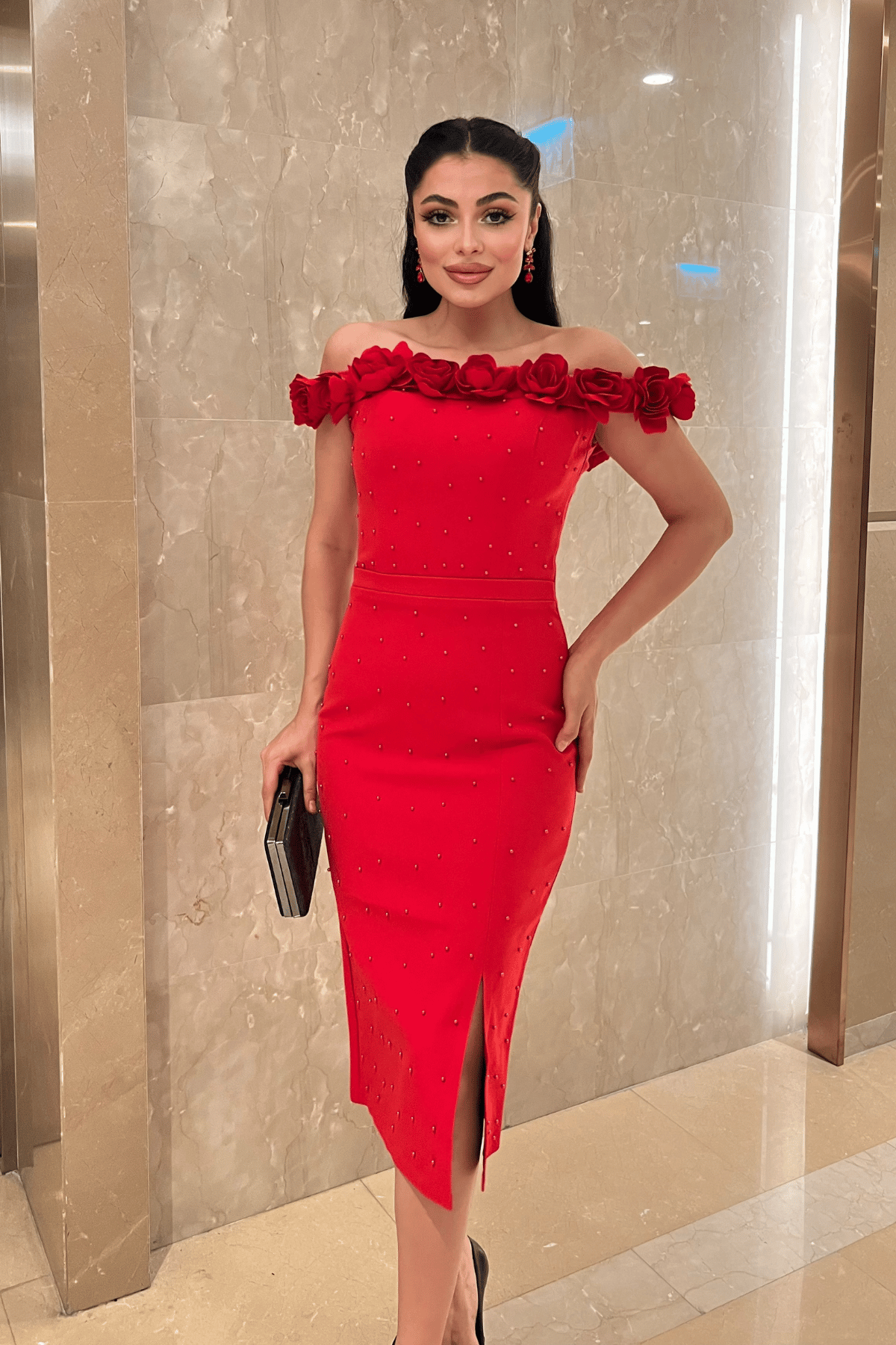 Atlas Kumaş Çiçekli İnci Detaylı Kalem Elbise - KIRMIZI