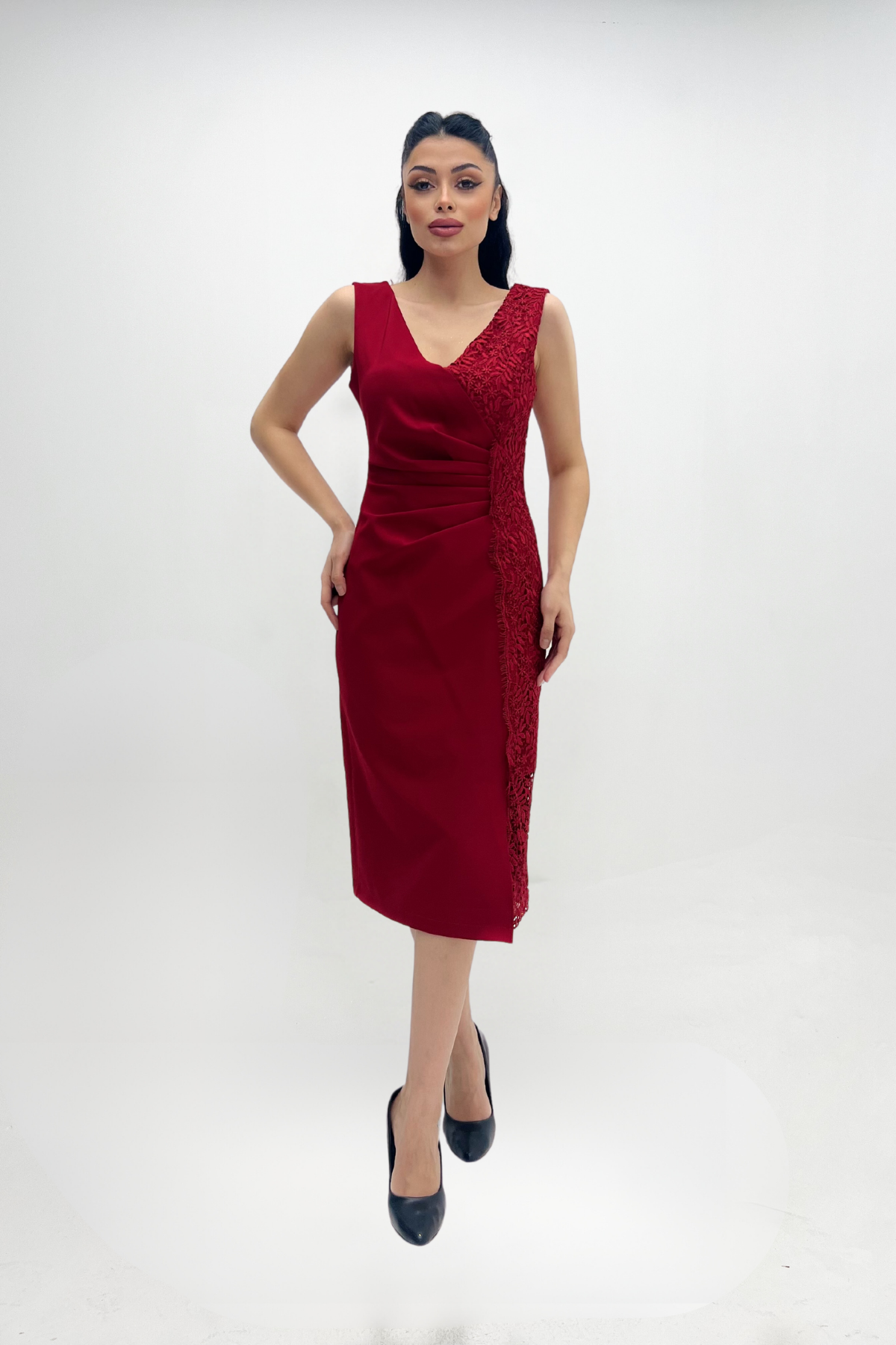 Atlas Kumaş Dantel Detaylı Kalem Elbise KIRMIZI