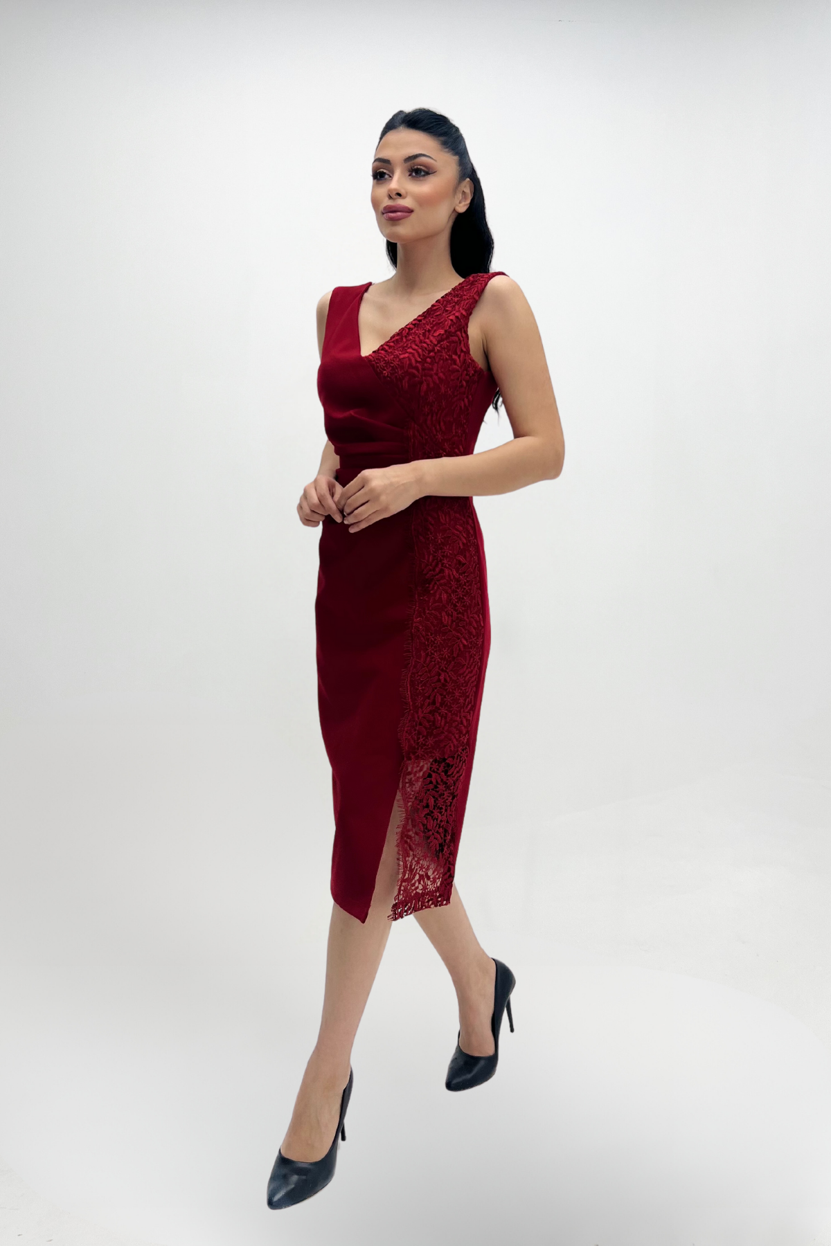 Atlas Kumaş Dantel Detaylı Kalem Elbise KIRMIZI