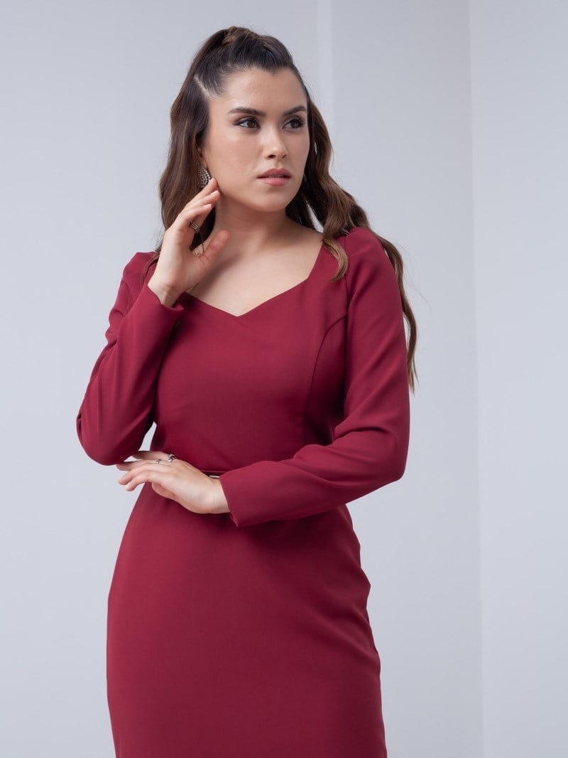Atlas Kumaş Kalp Yaka Kemerli Elbise - BORDO
