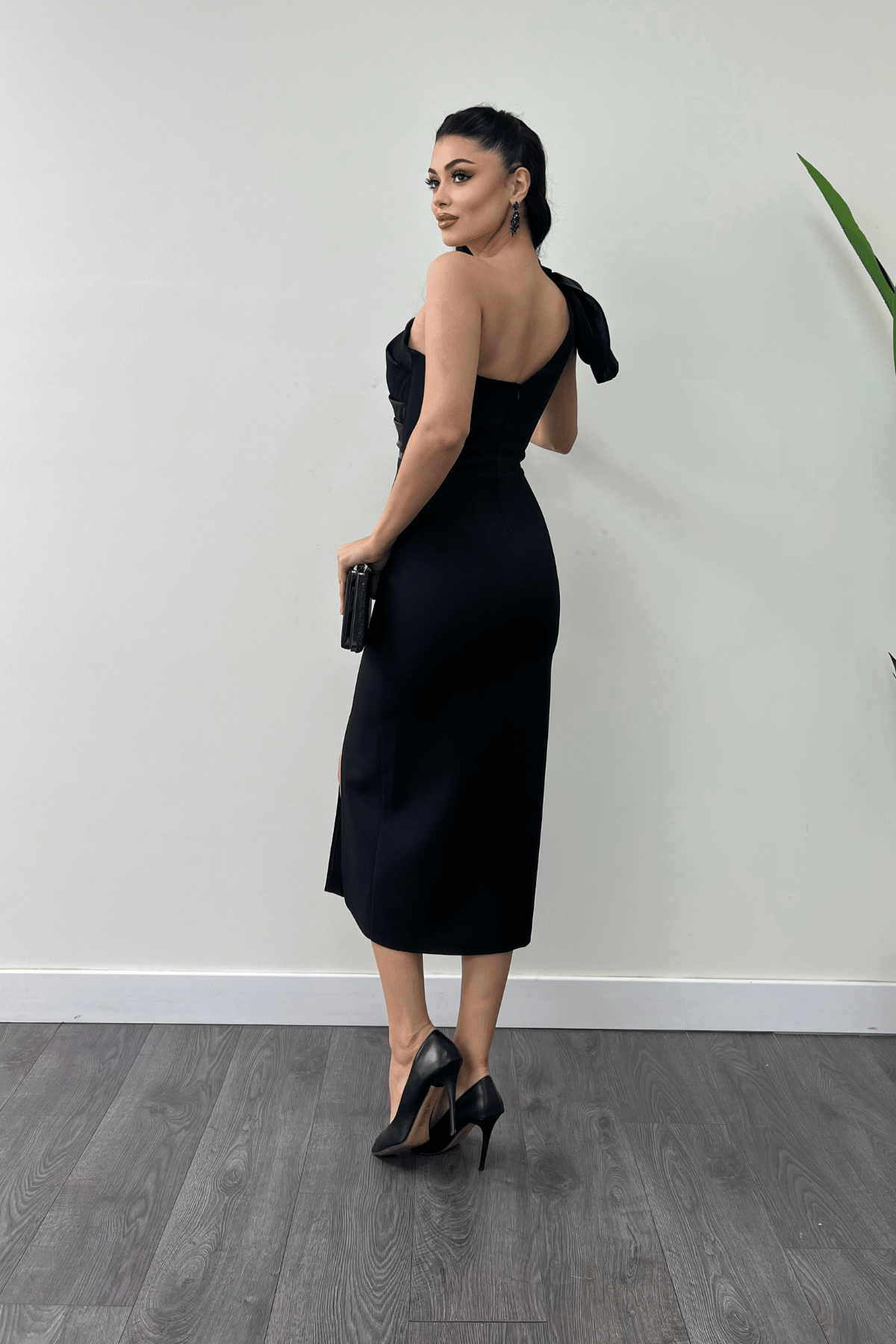 Atlas Kumaş Omuz Organze Detaylı Kalem Elbise - SİYAH