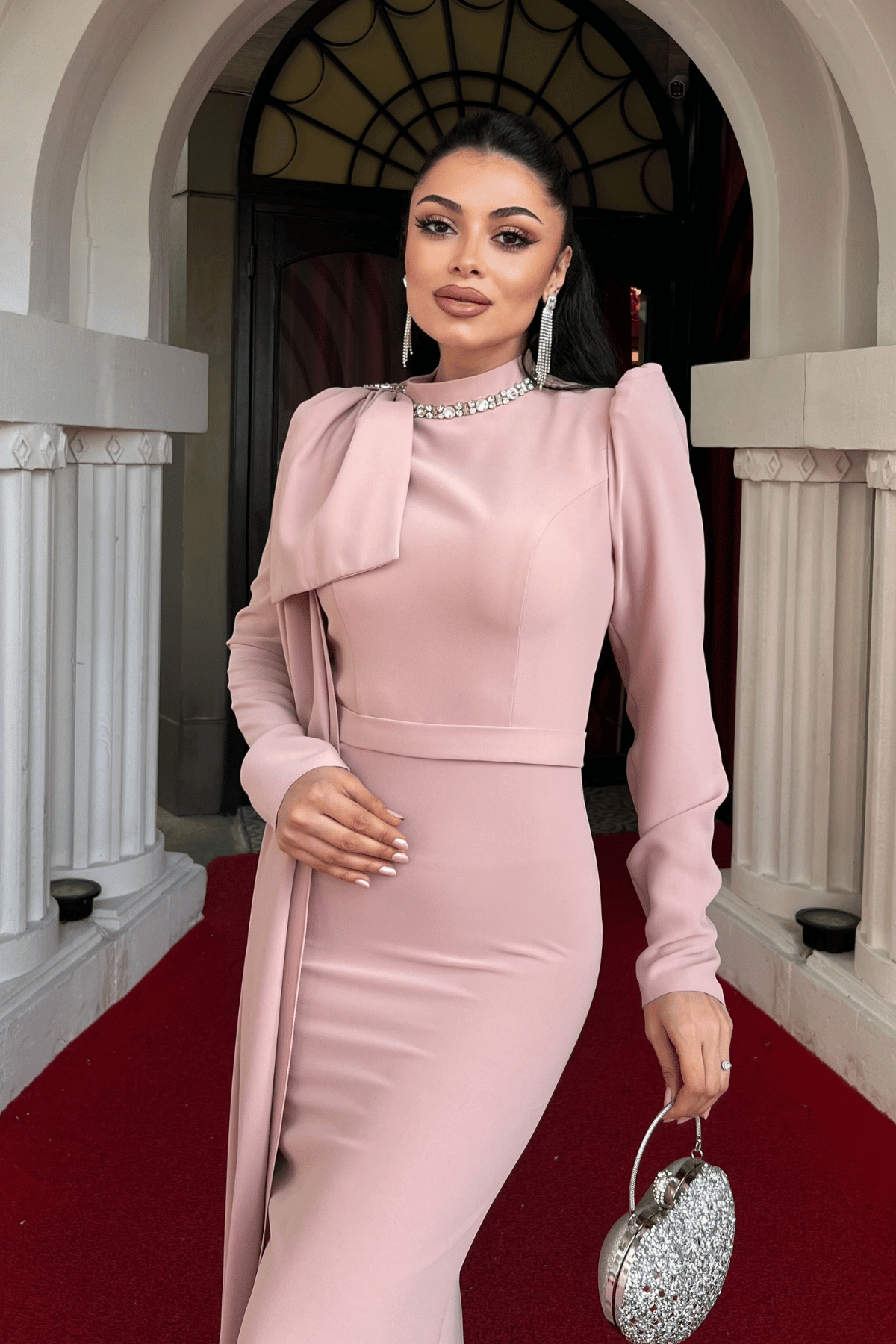 Atlas Kumaş Omuz Şal Detaylı Balık Elbise - PUDRA