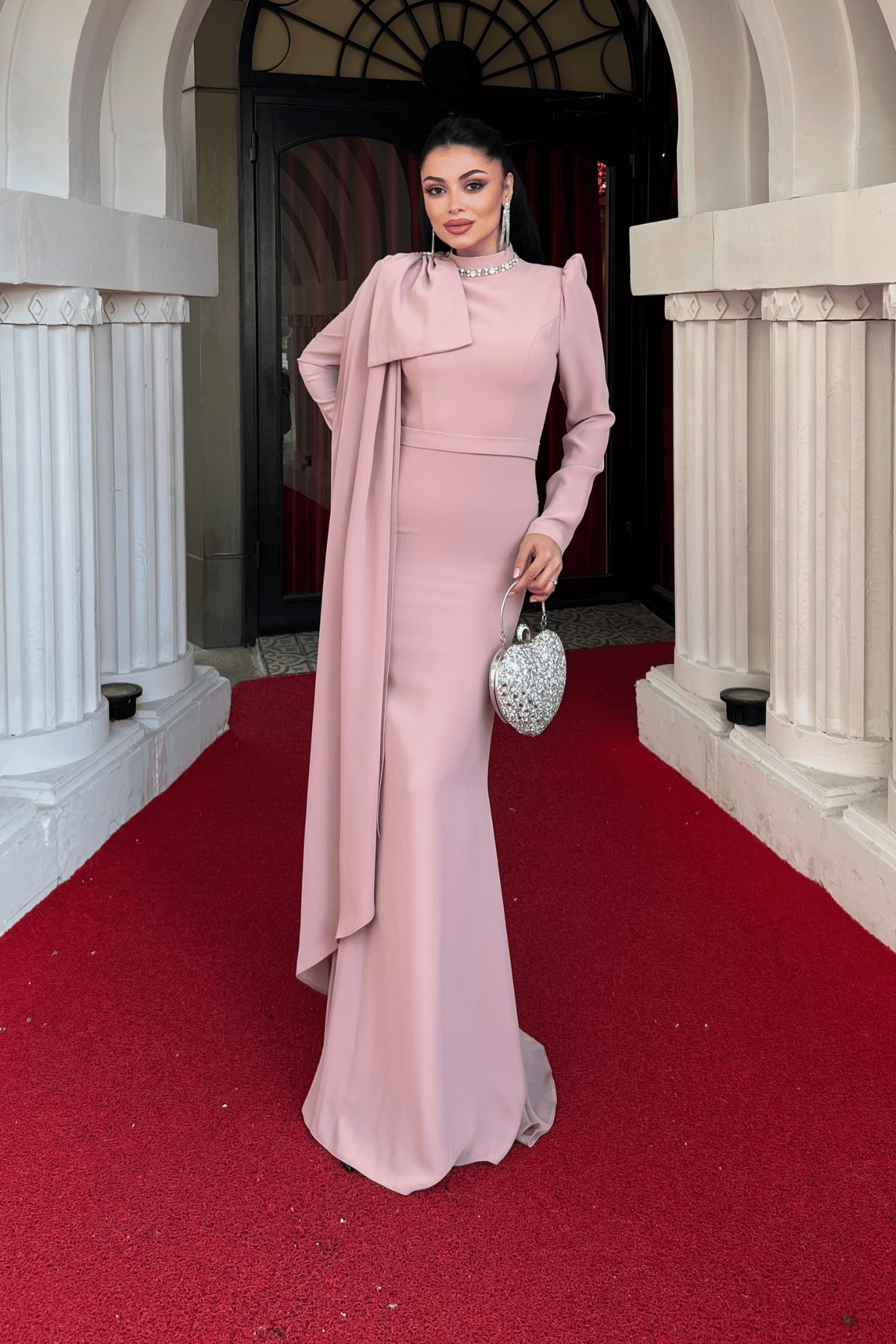 Atlas Kumaş Omuz Şal Detaylı Balık Elbise - PUDRA