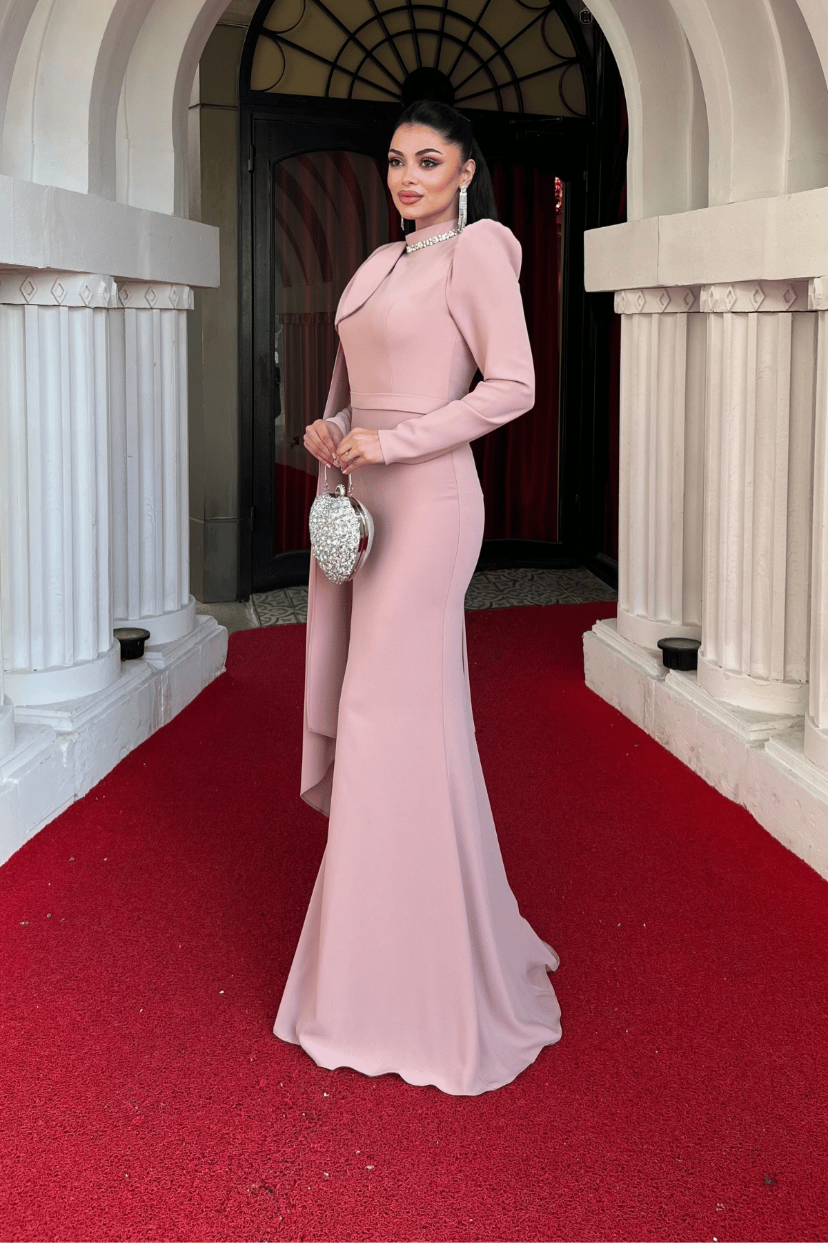 Atlas Kumaş Omuz Şal Detaylı Balık Elbise - PUDRA