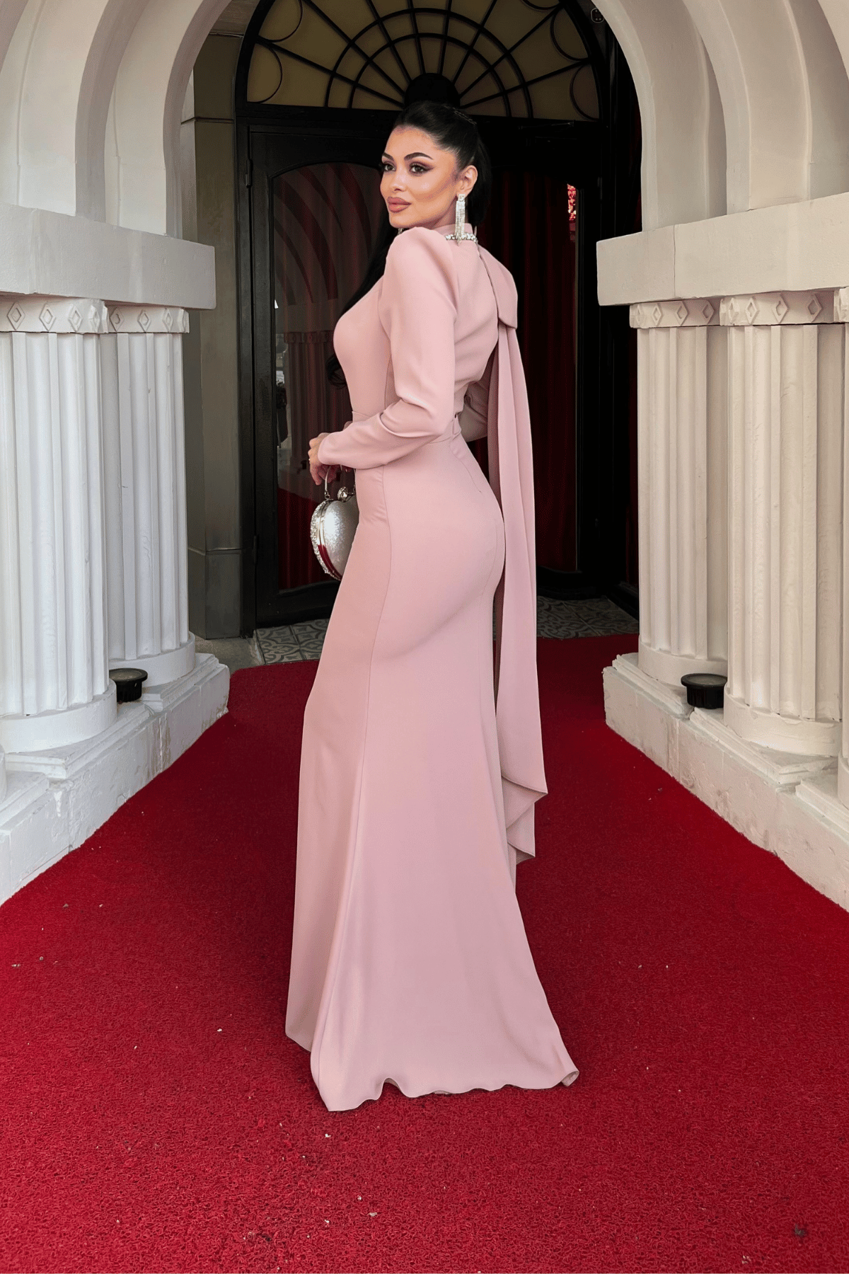 Atlas Kumaş Omuz Şal Detaylı Balık Elbise - PUDRA