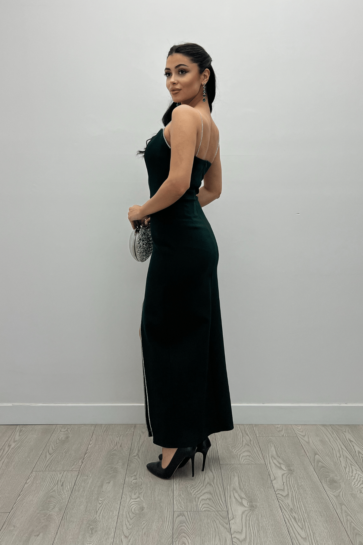 Atlas Kumaş Payet Askı Detaylı Kalem Elbise - ZÜMRÜT YEŞİL