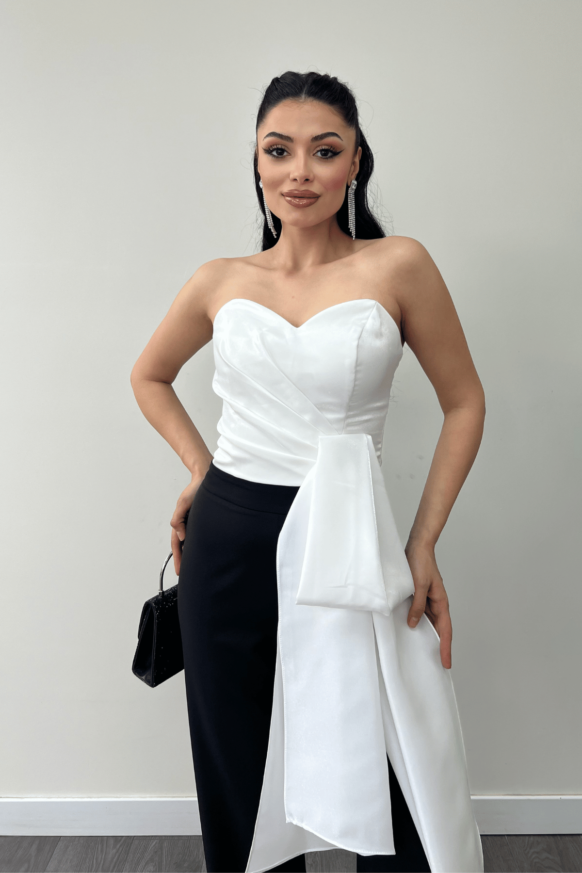 Atlas Kumaş Saten Detaylı Straplez Abiye Tulum - BEYAZ/SİYAH